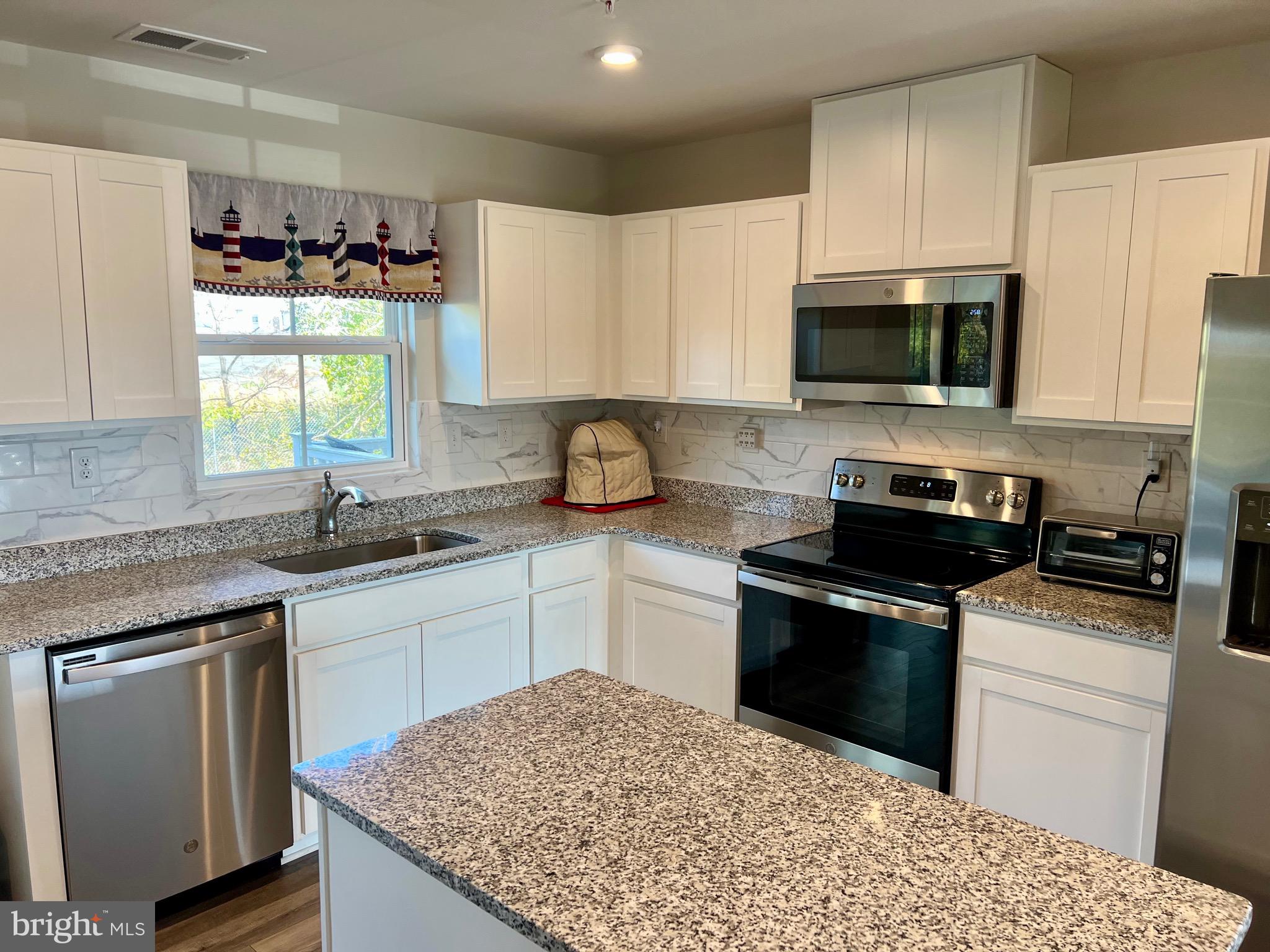 FOXWOOD RIDGE - Residential