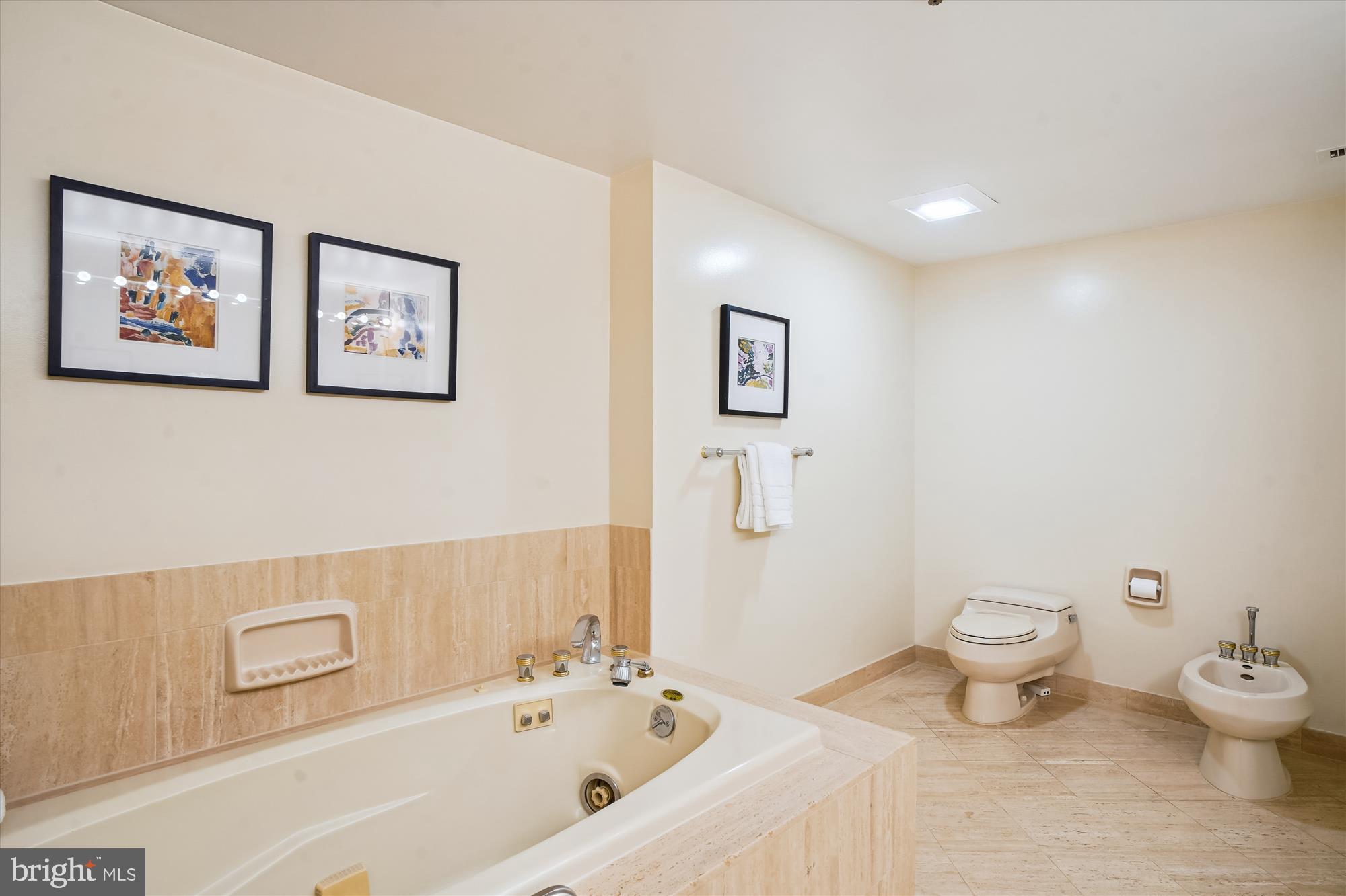 SOMERSET HOUSE CONDOS - Residential