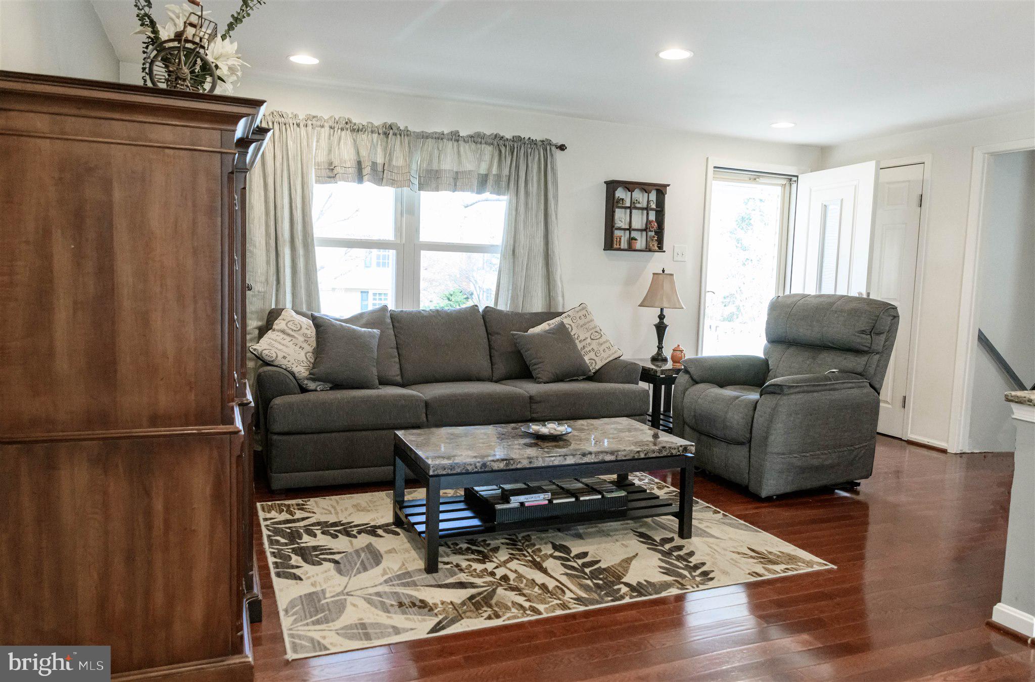 PINEDALE WOODS - Residential