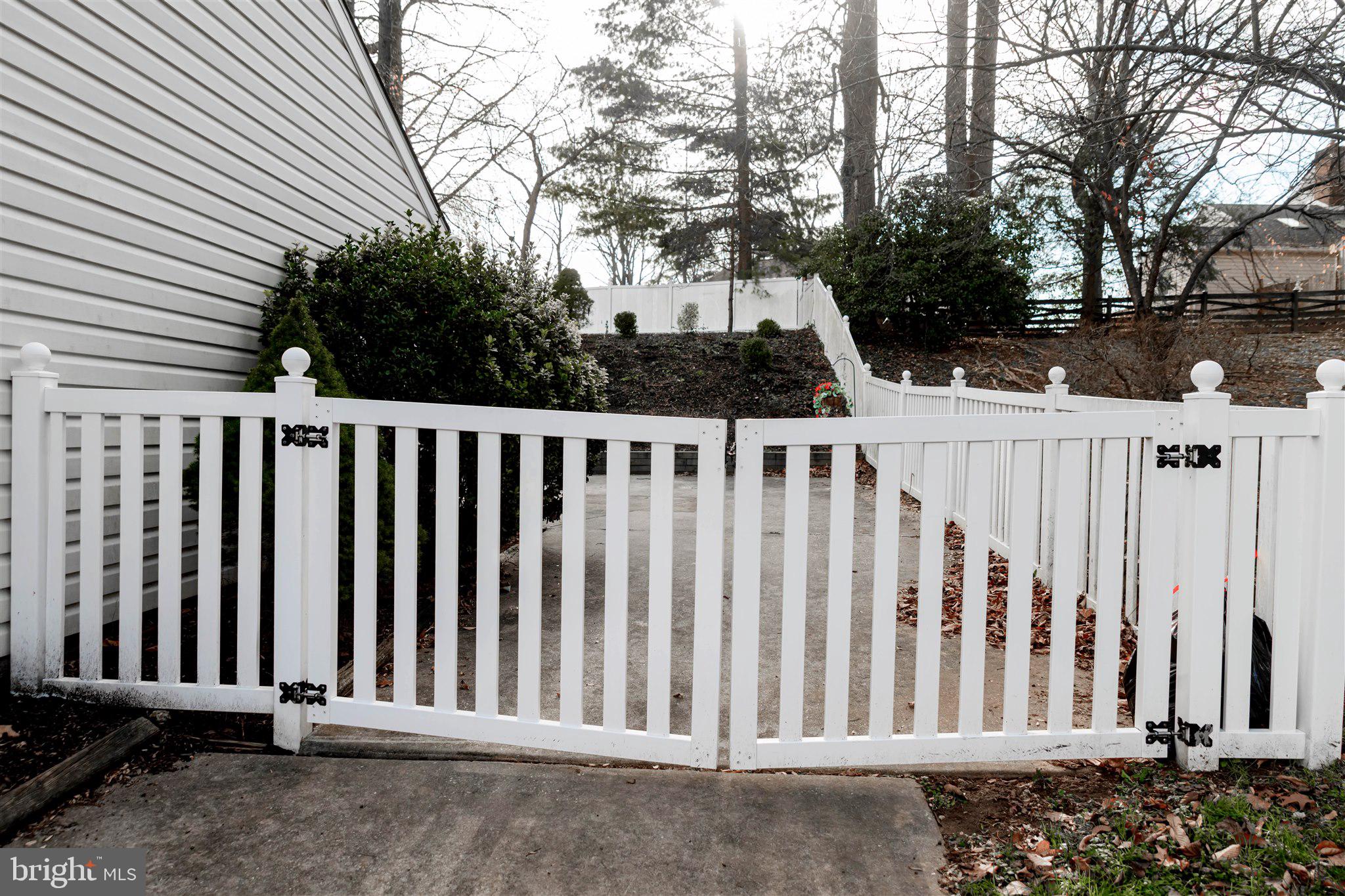 PINEDALE WOODS - Residential