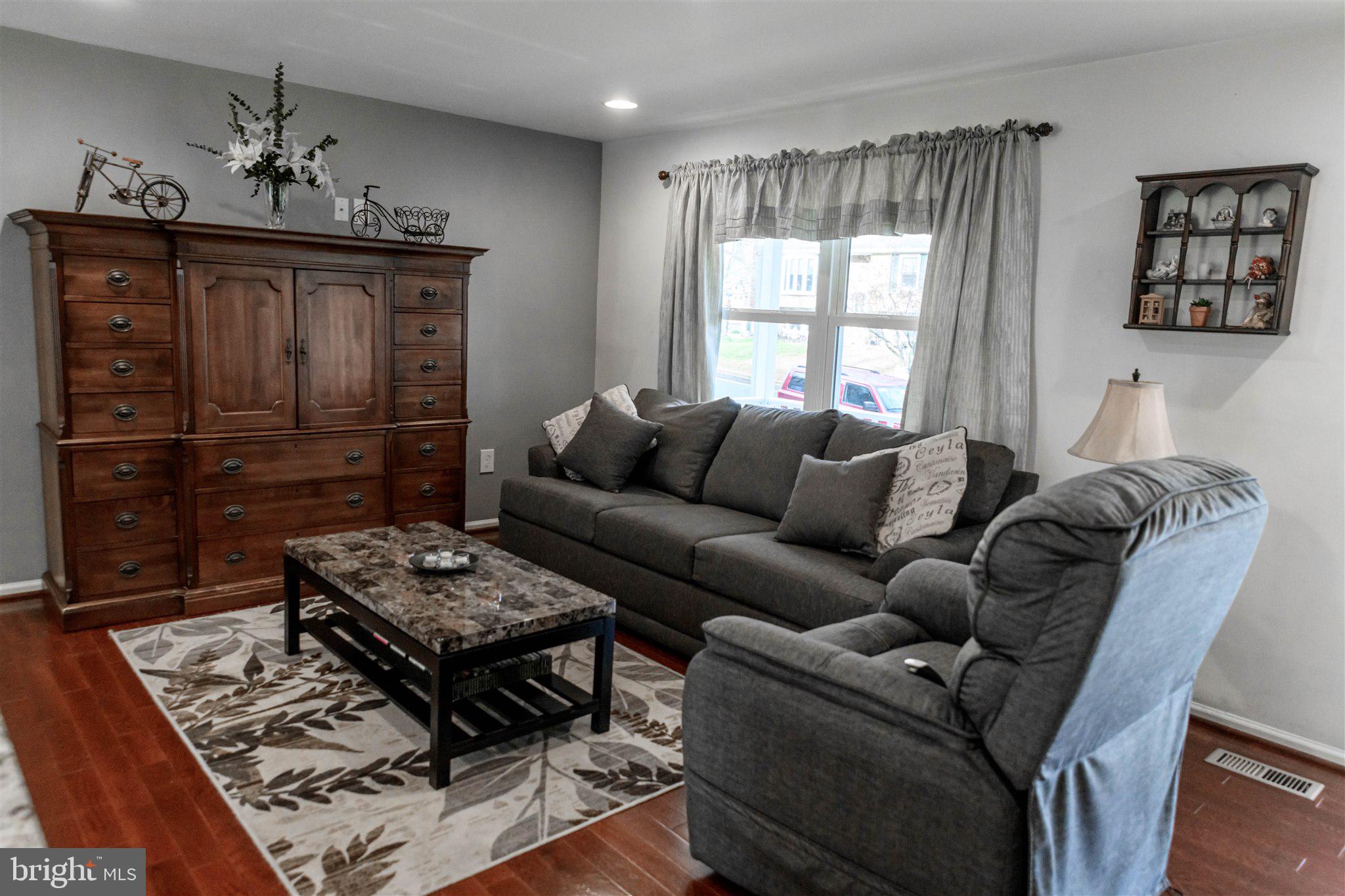 PINEDALE WOODS - Residential