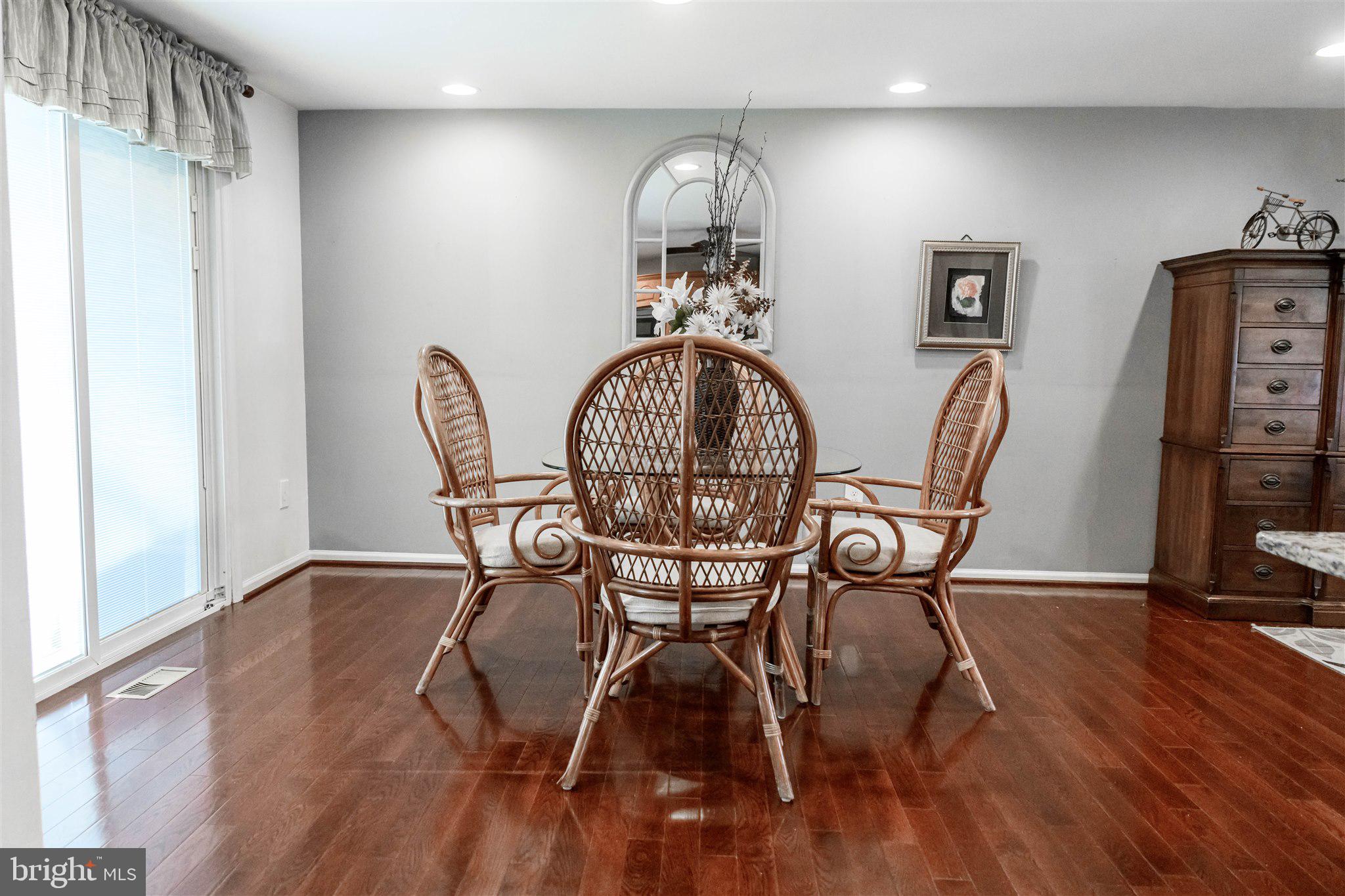 PINEDALE WOODS - Residential