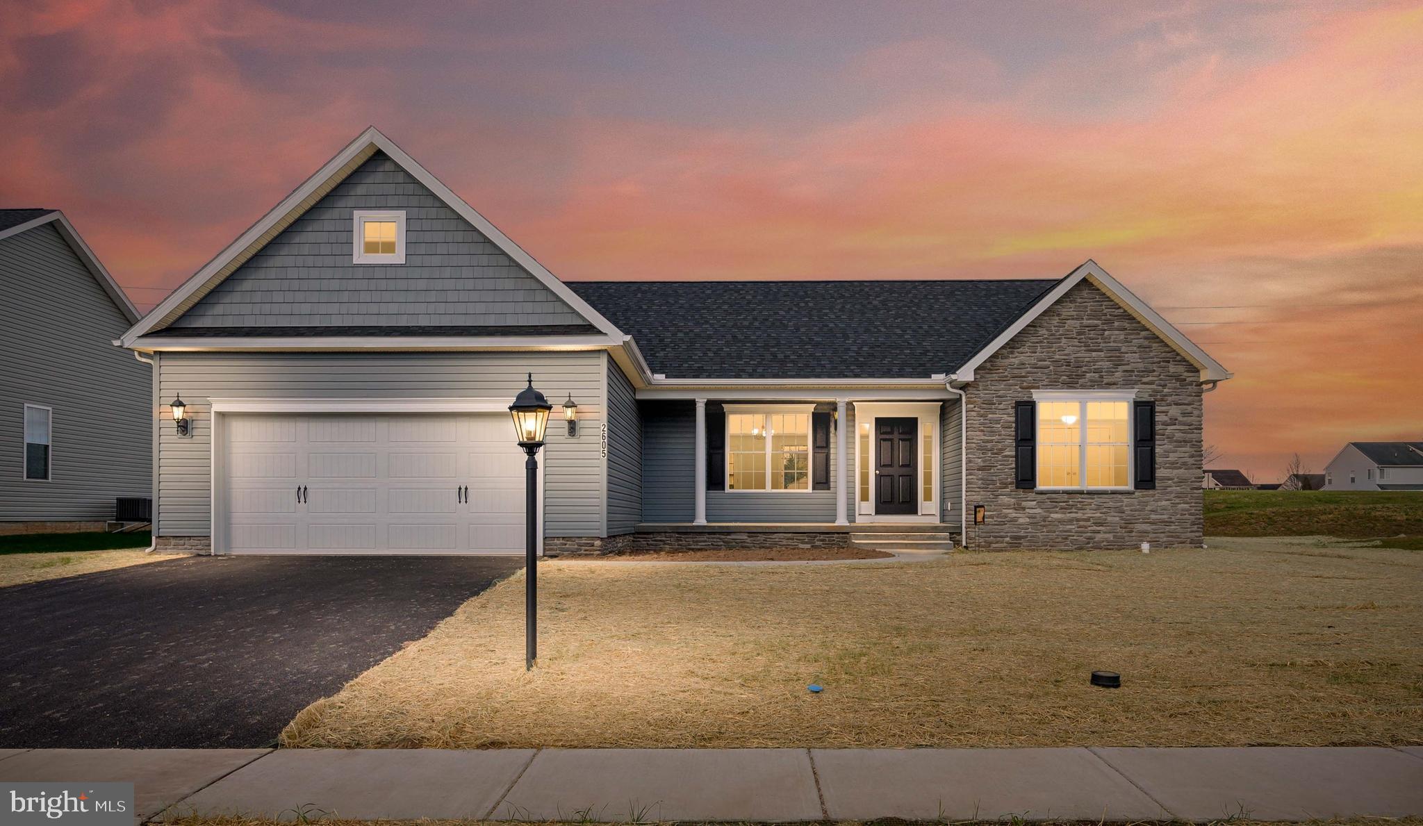 KINGS COURT AT BROWNSTONE - Residential