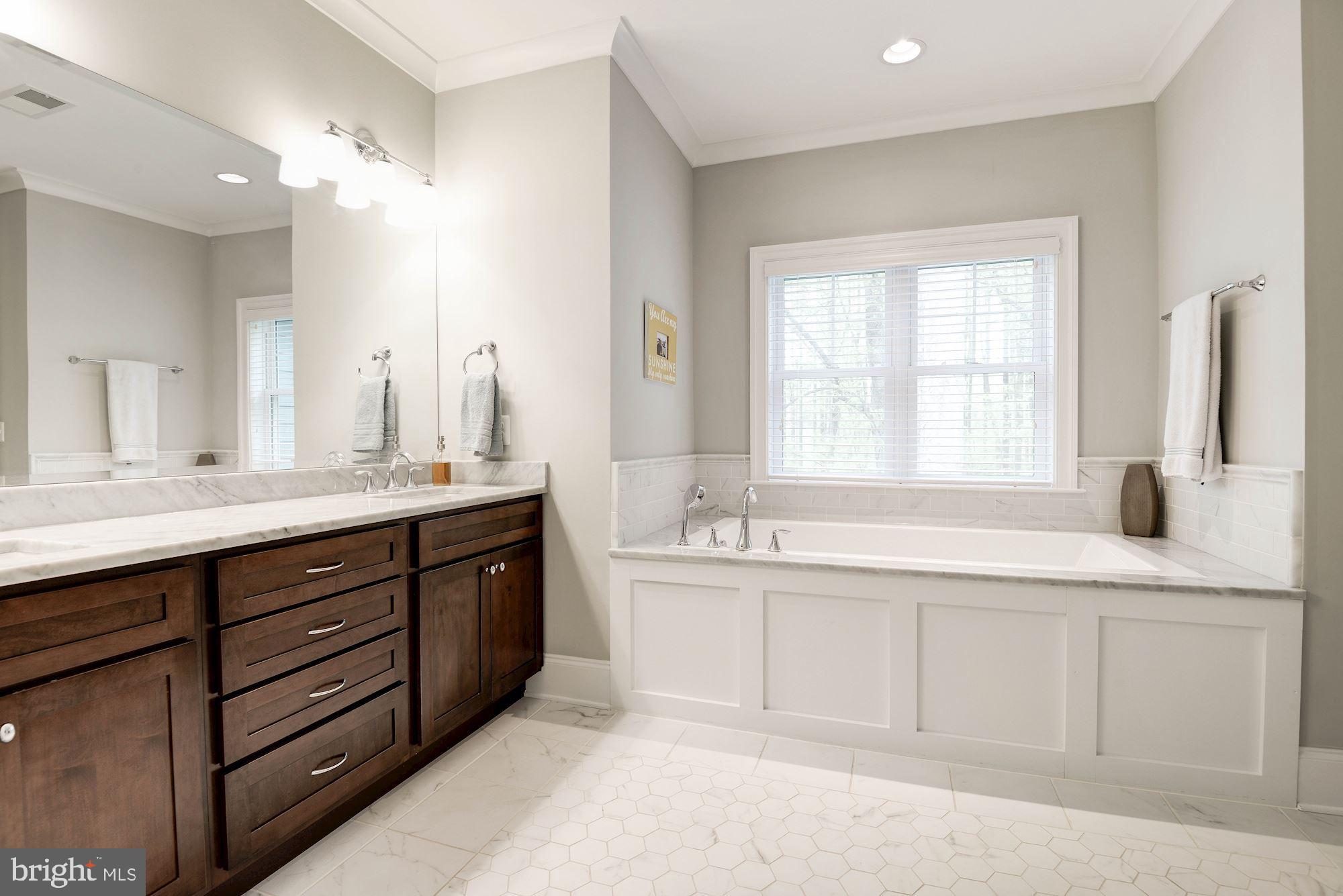 VIENNA WOODS - Residential