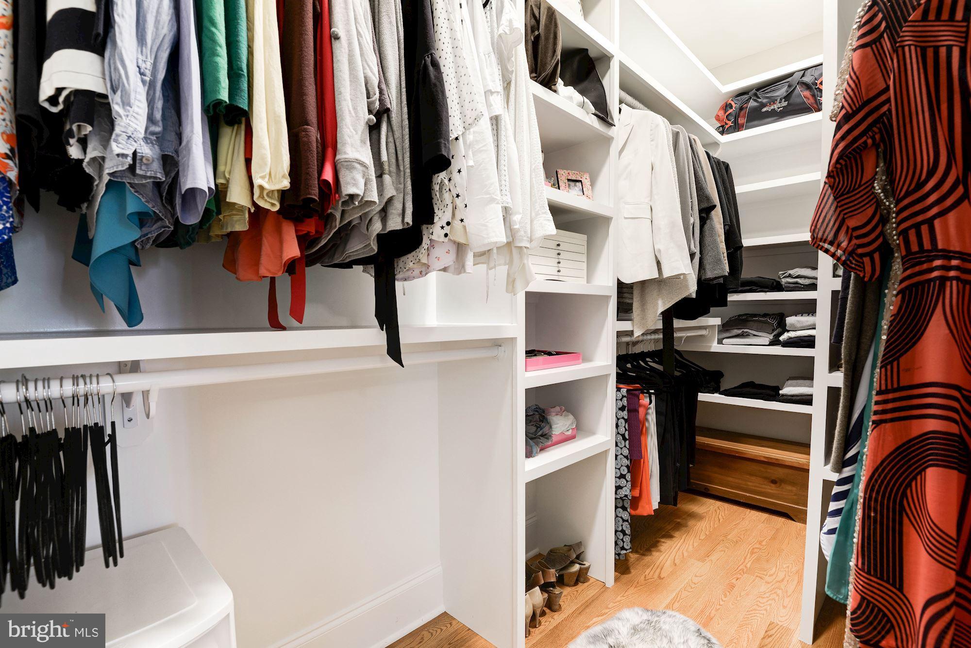 VIENNA WOODS - Residential