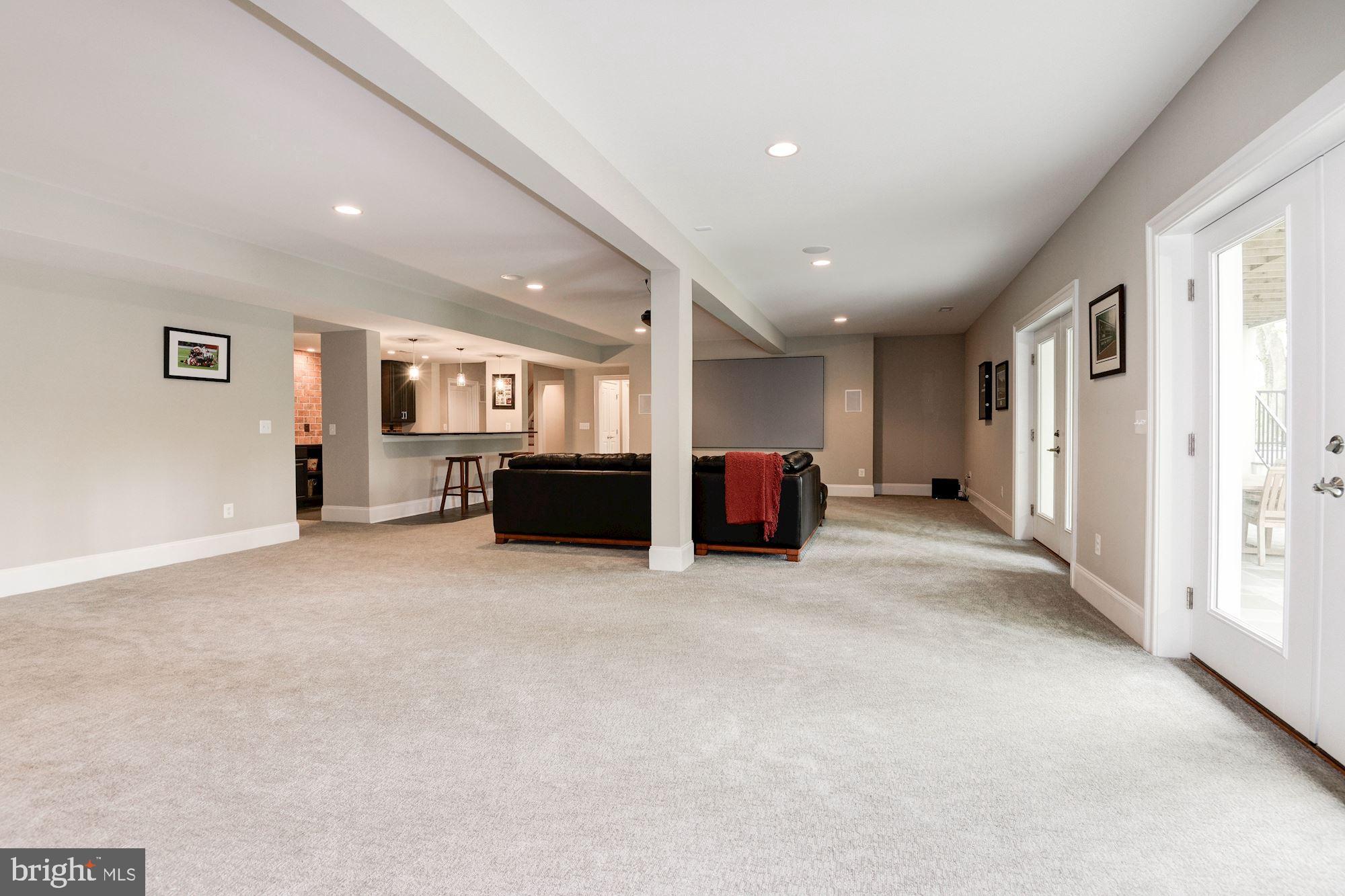 VIENNA WOODS - Residential