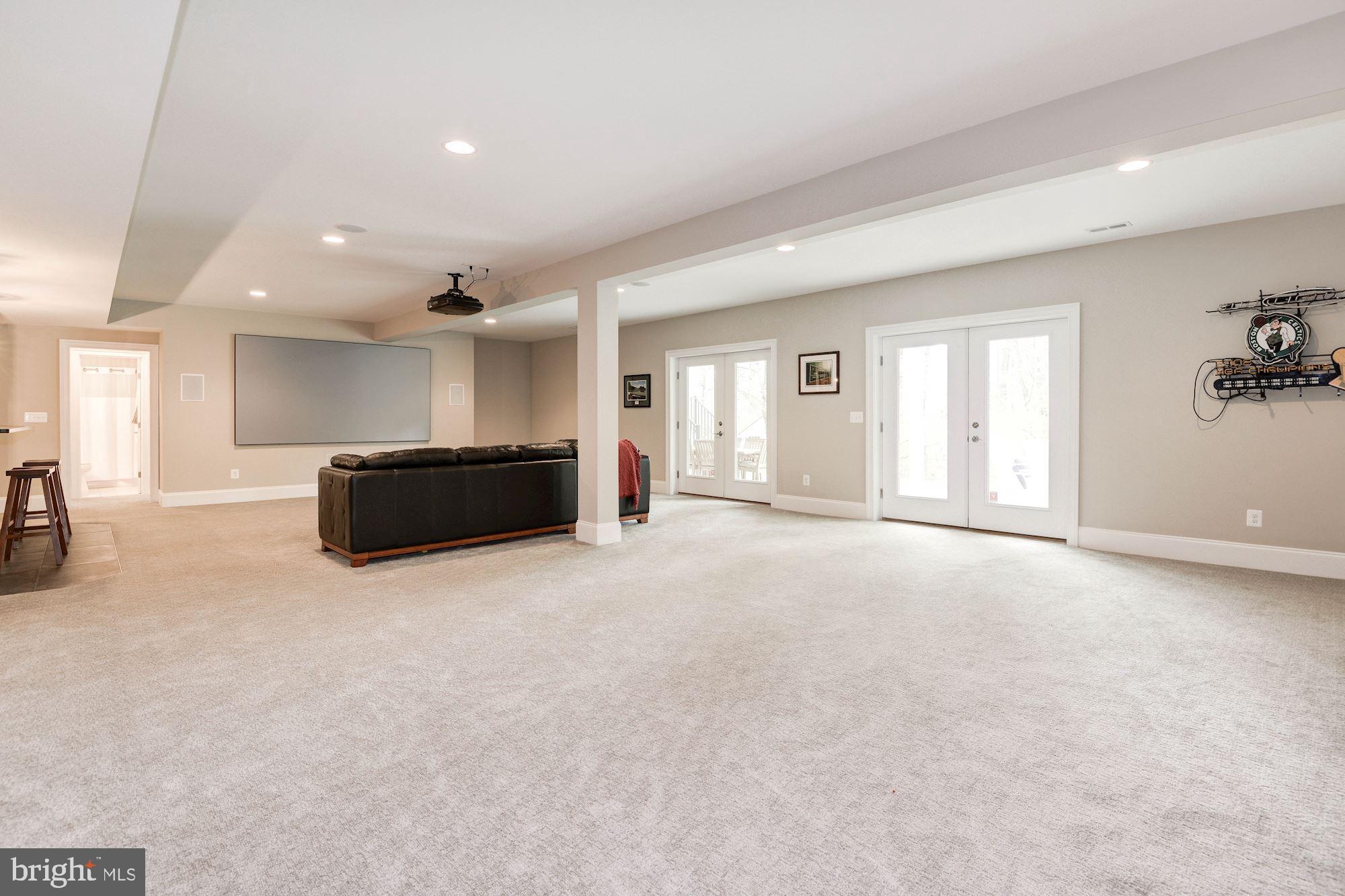 VIENNA WOODS - Residential