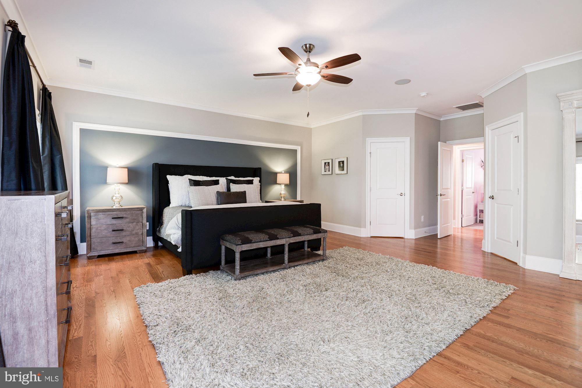 VIENNA WOODS - Residential