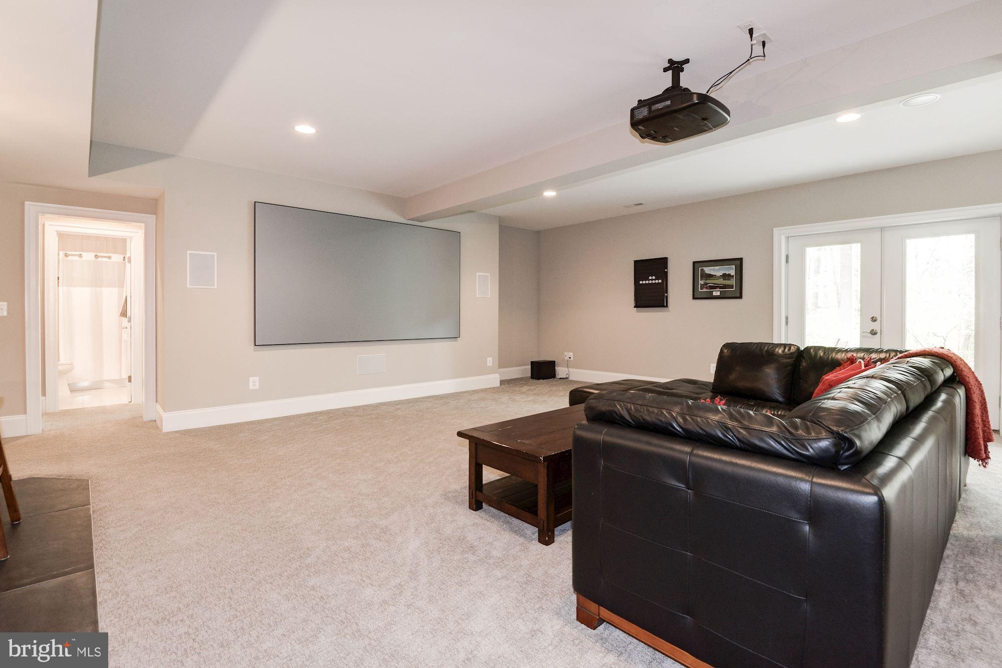 VIENNA WOODS - Residential