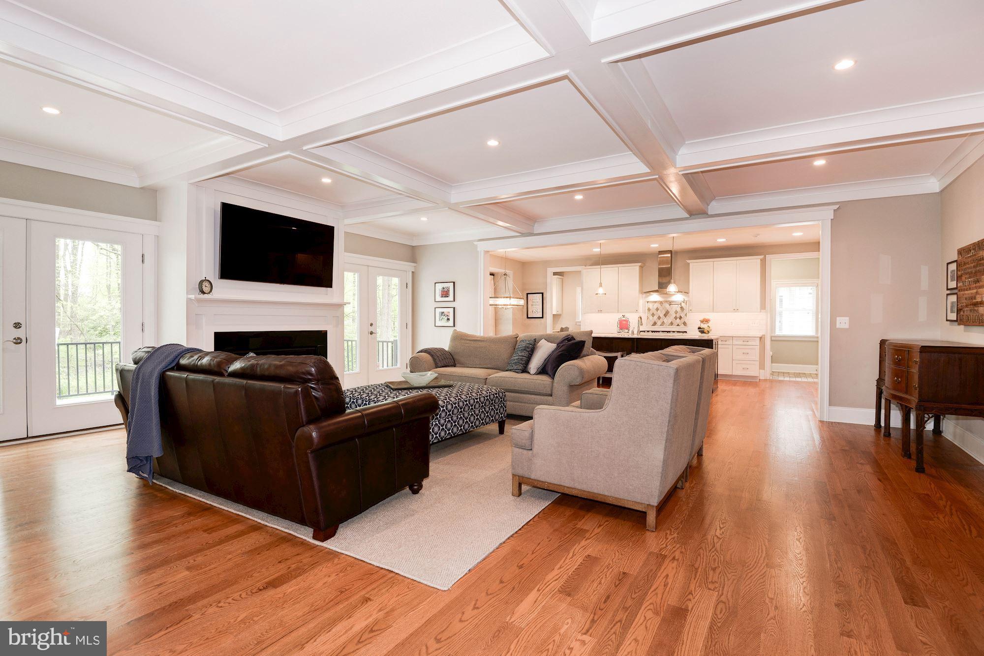 VIENNA WOODS - Residential