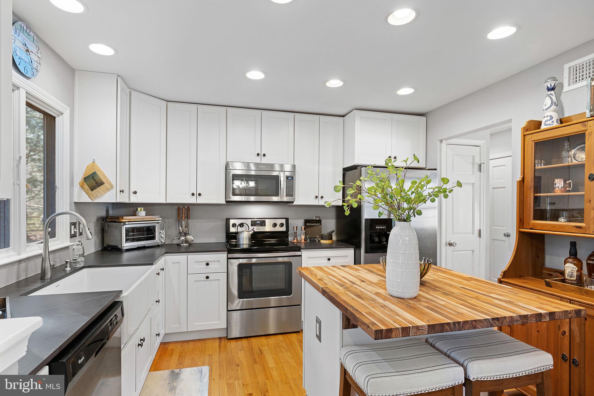 WELLINGTON/CLOVERHILL - Residential