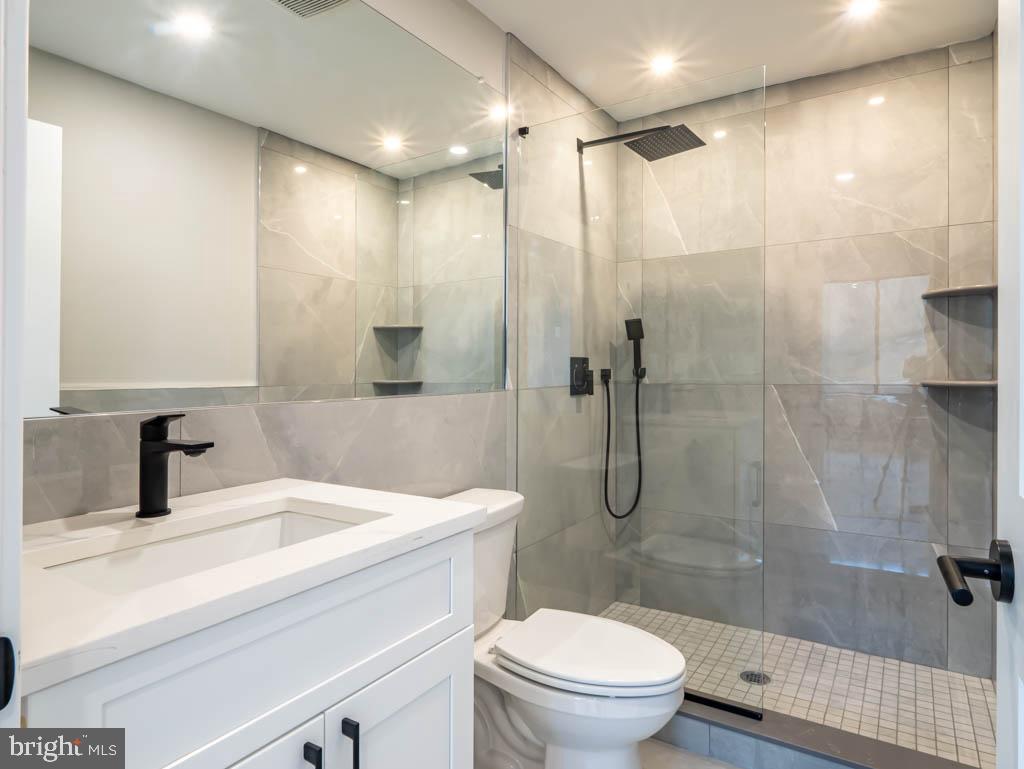 BELLA VISTA - Residential Lease