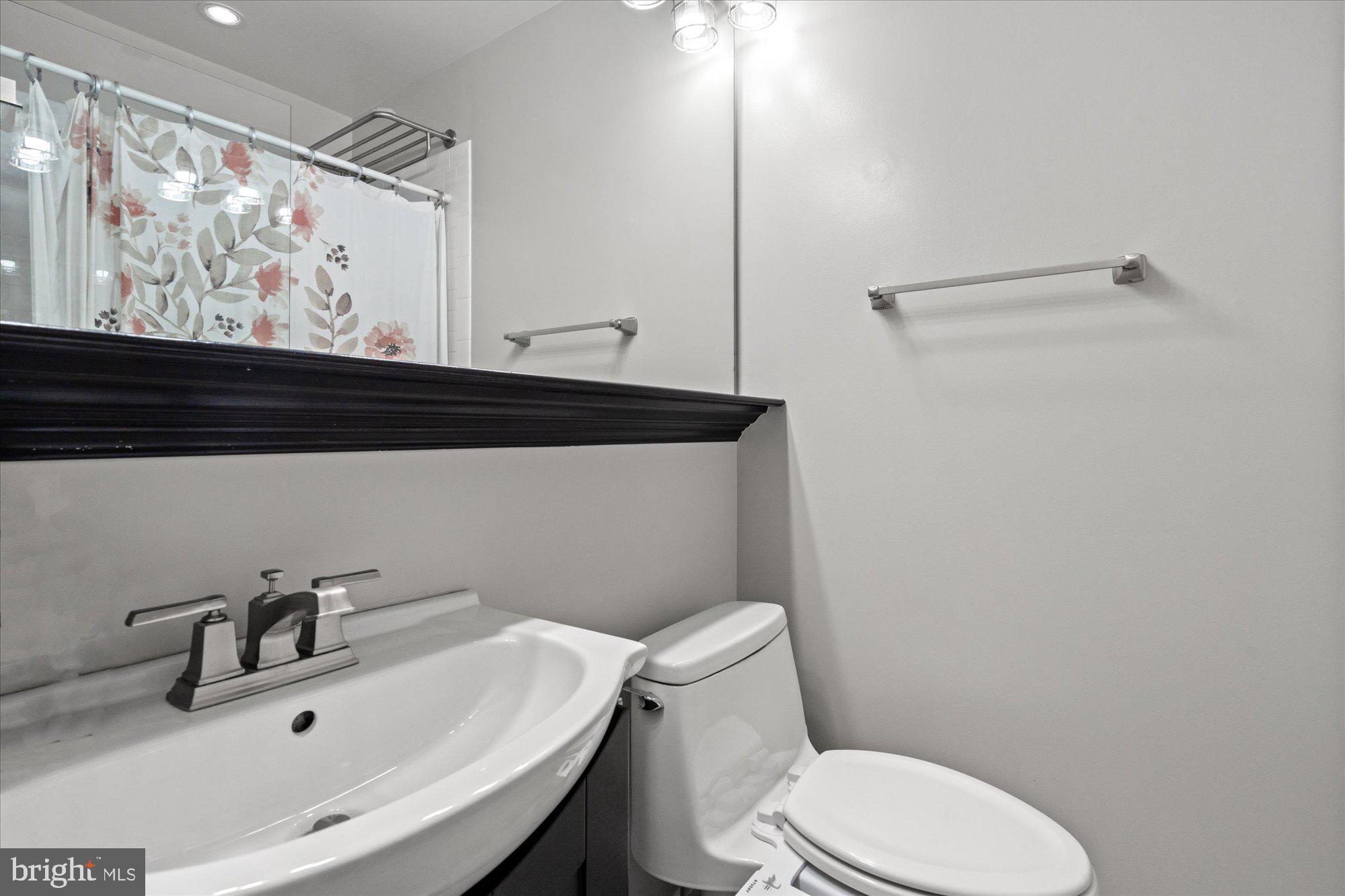 FAIRLINGTON ARBORS - Residential Lease