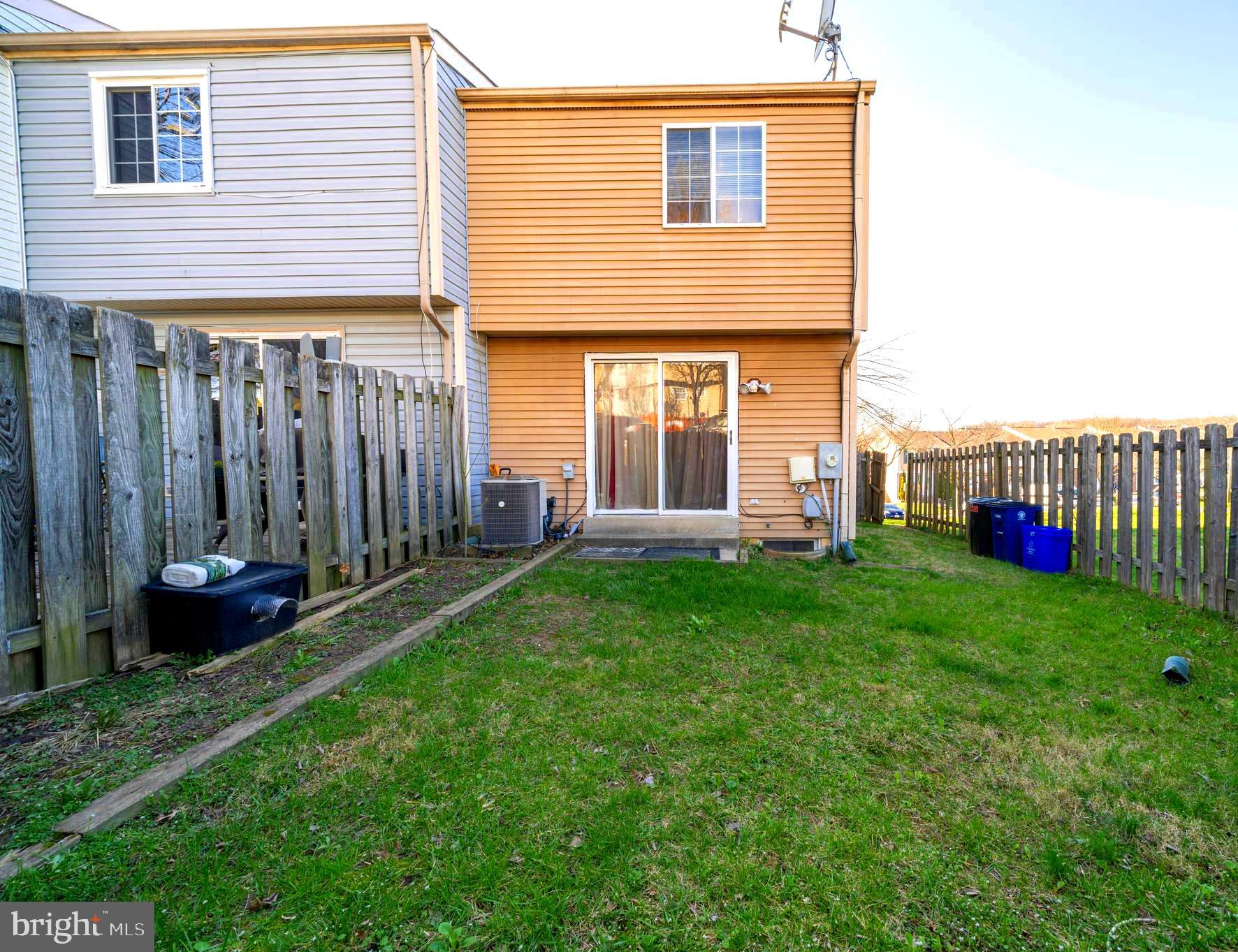 MIDDLEBROOK COMMONS - Residential Lease