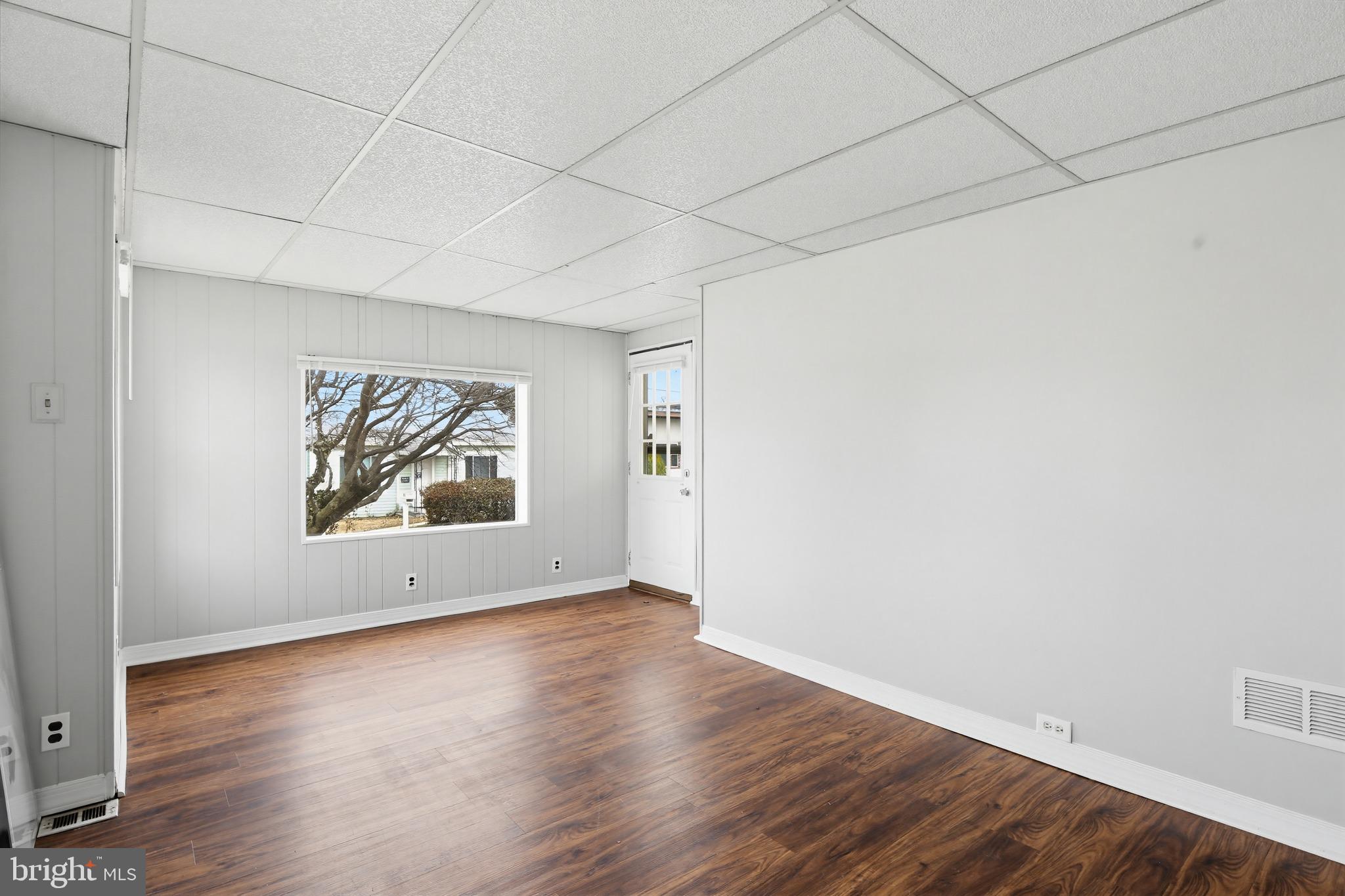 CALIFORNIA GROVE - Residential