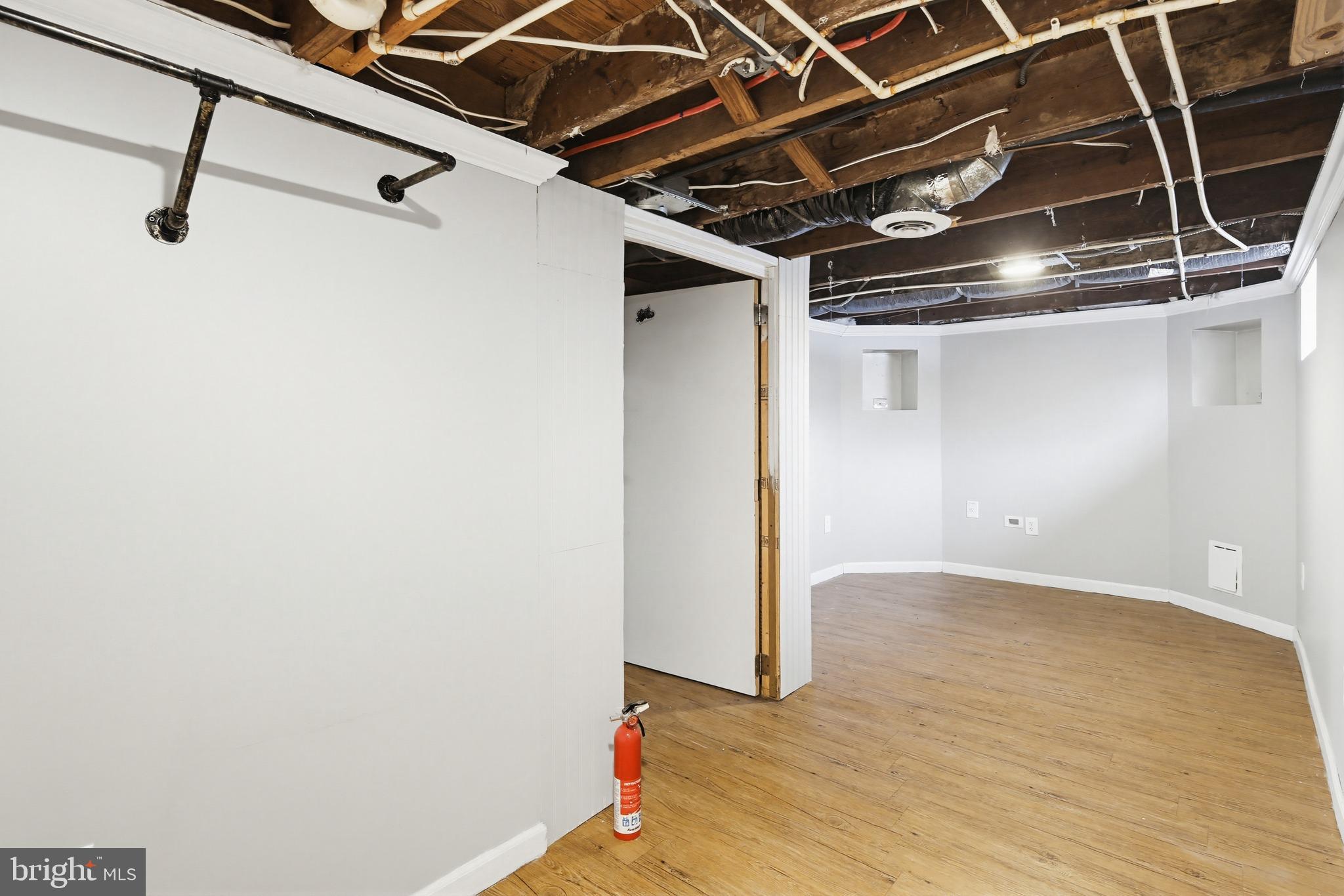 CALIFORNIA GROVE - Residential