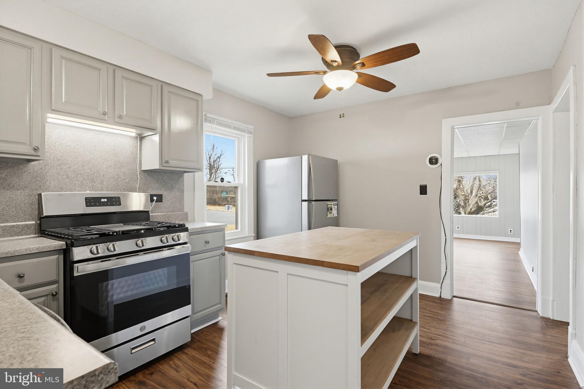 CALIFORNIA GROVE - Residential