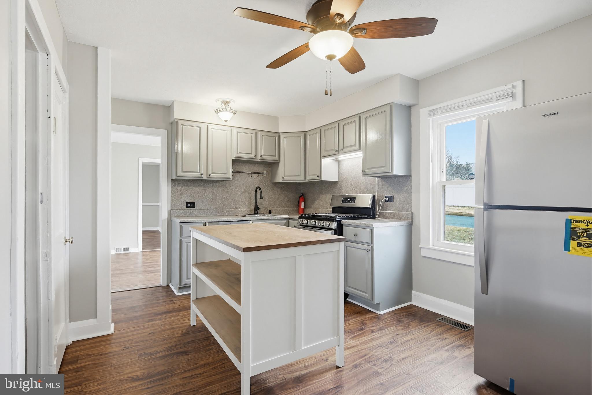 CALIFORNIA GROVE - Residential