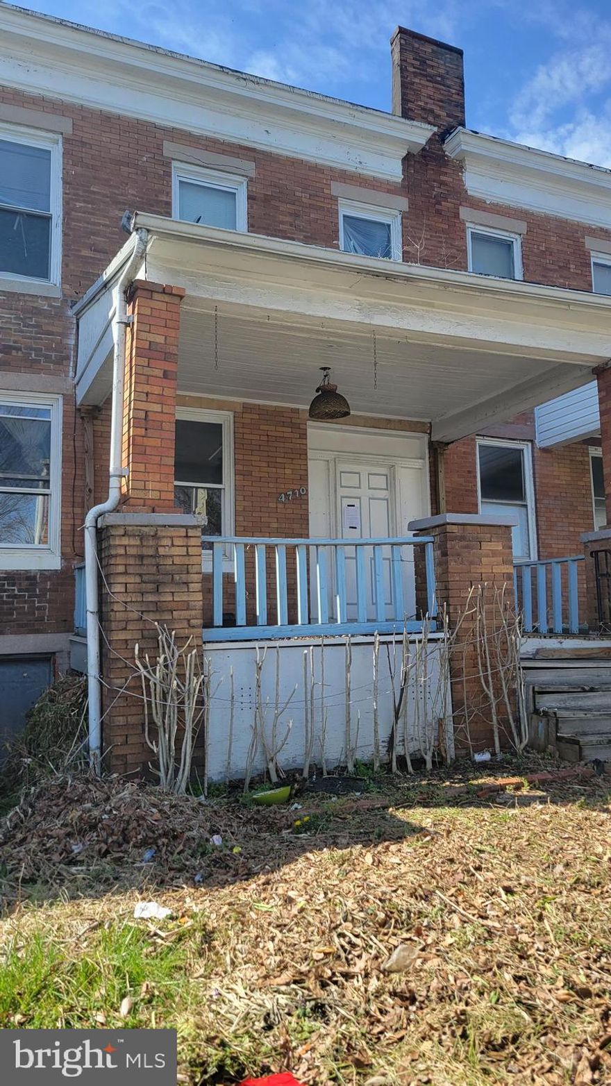 Great investment opportunity ,zoned Th-c 2 Story With Basement 
property is cleaned out and  comes with 2 separate meters 1 meter  for the walk out basement unit  and the 2nd meter for the 2 upper levels  a large front porch , fenced in backyard , high ceilings , nice size rooms  are just a few of the highlights this property has to offer