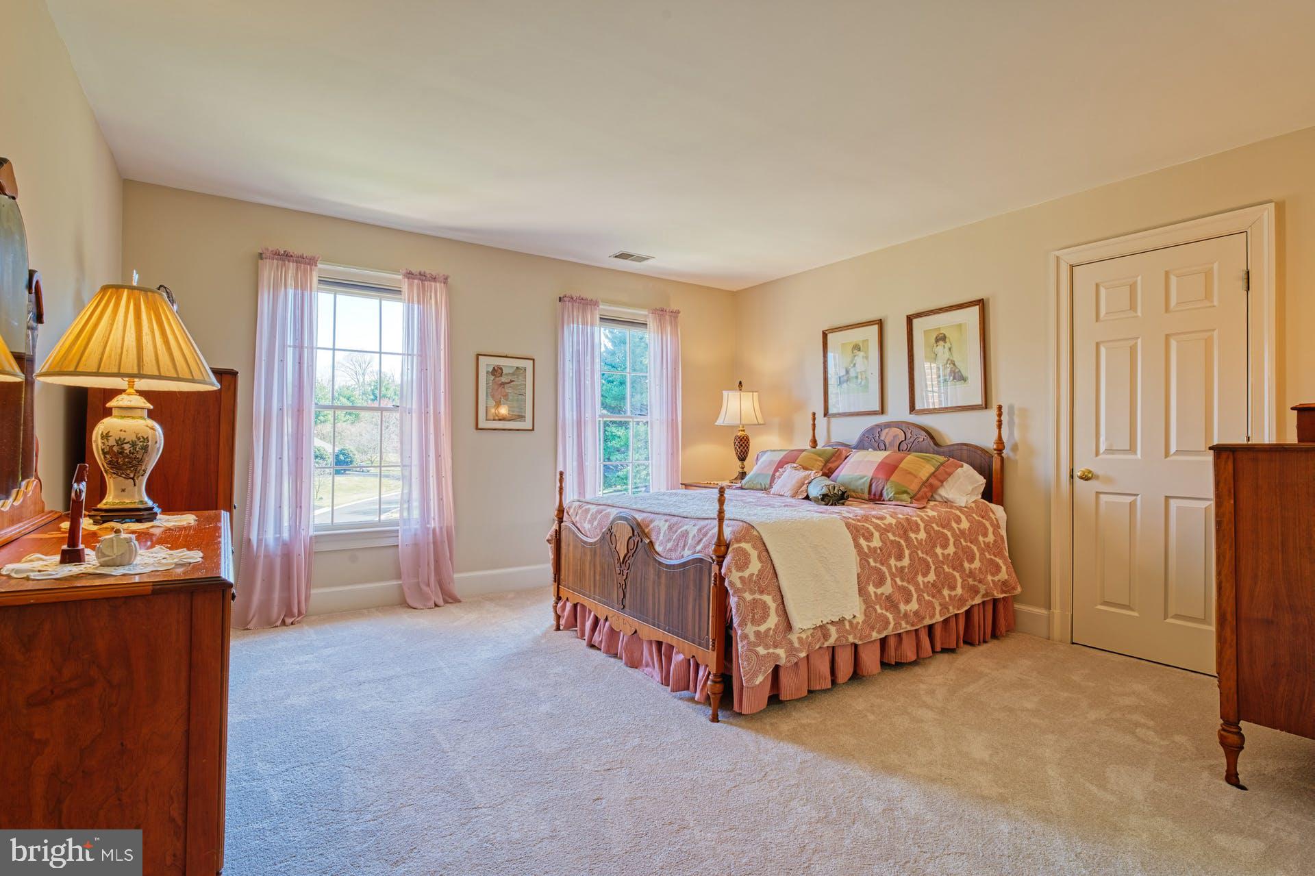 HUNTING HILLS - Residential