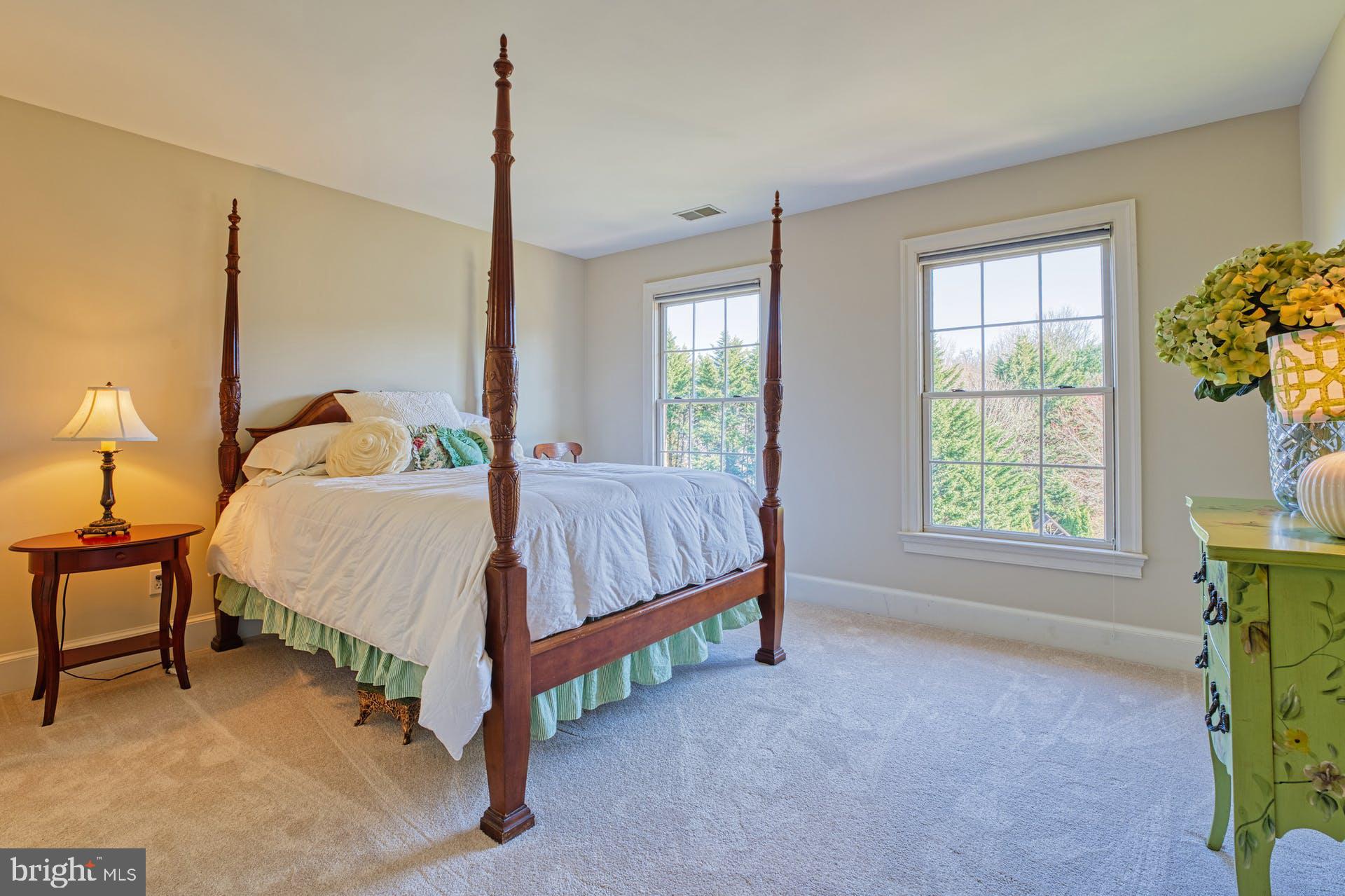 HUNTING HILLS - Residential