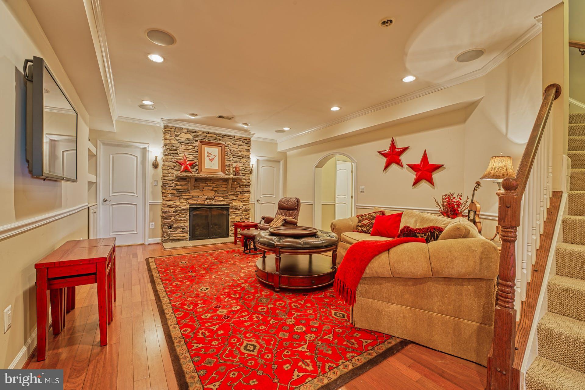 HUNTING HILLS - Residential