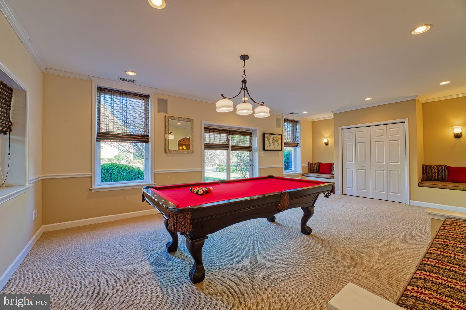 HUNTING HILLS - Residential