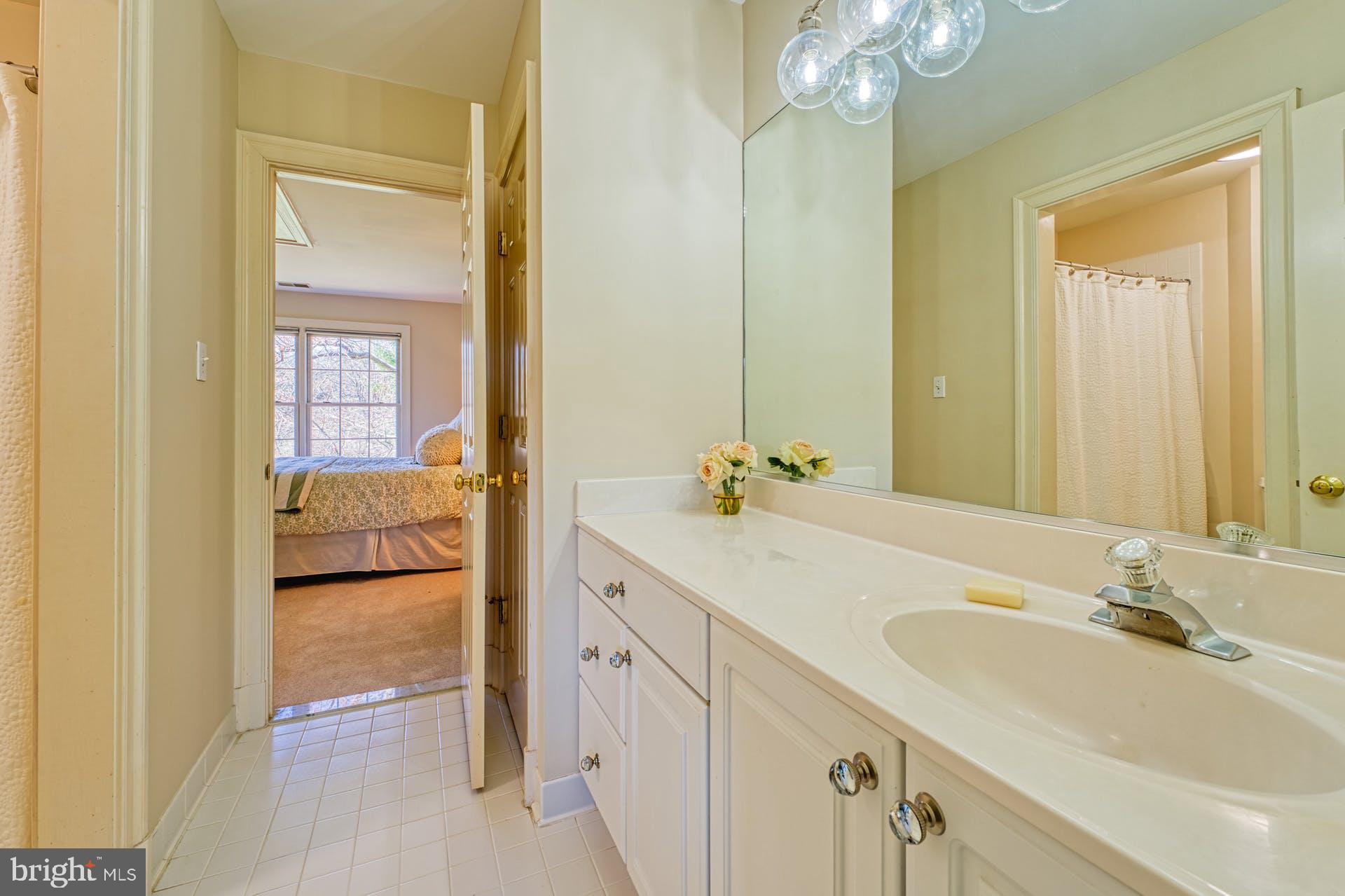 HUNTING HILLS - Residential