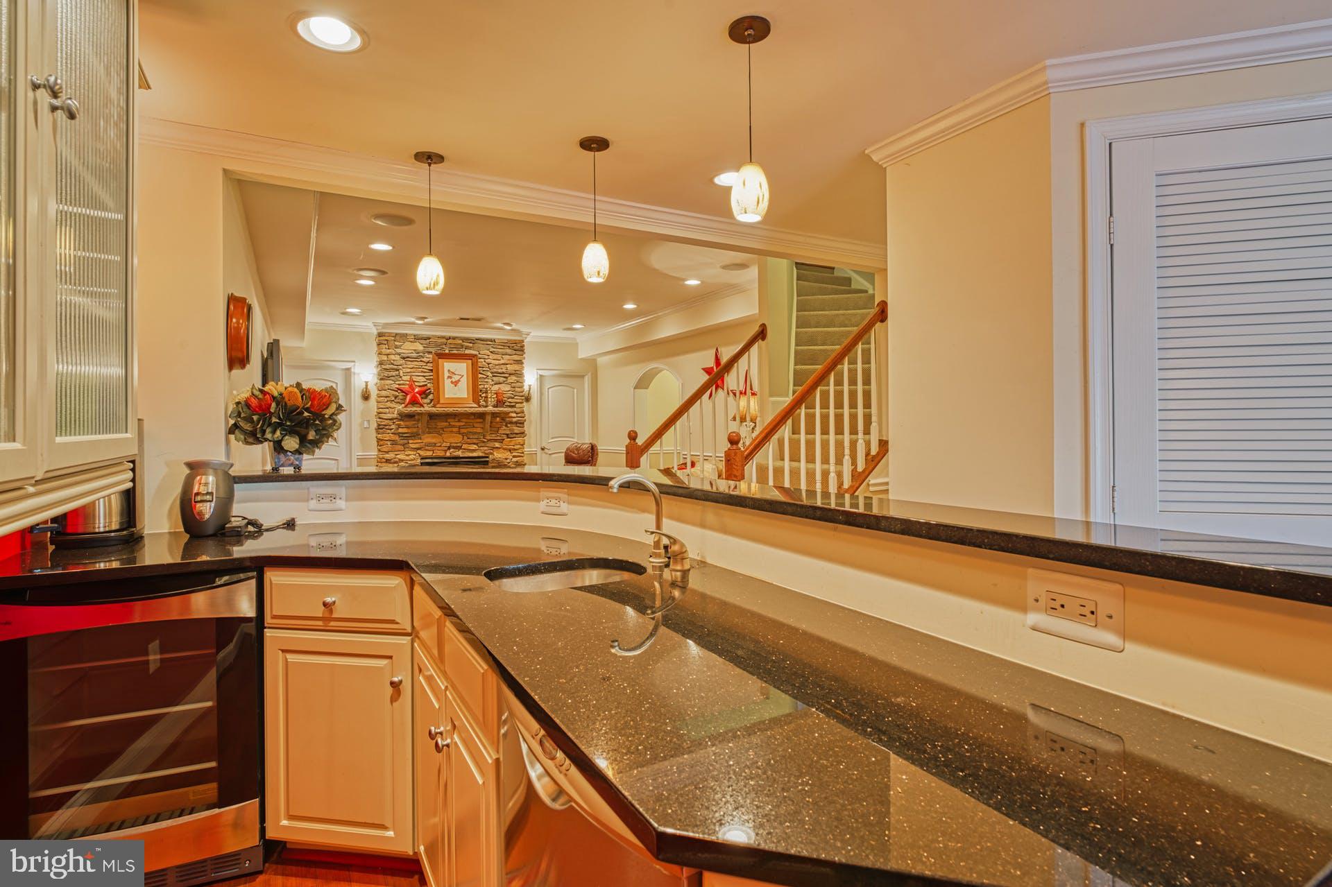 HUNTING HILLS - Residential