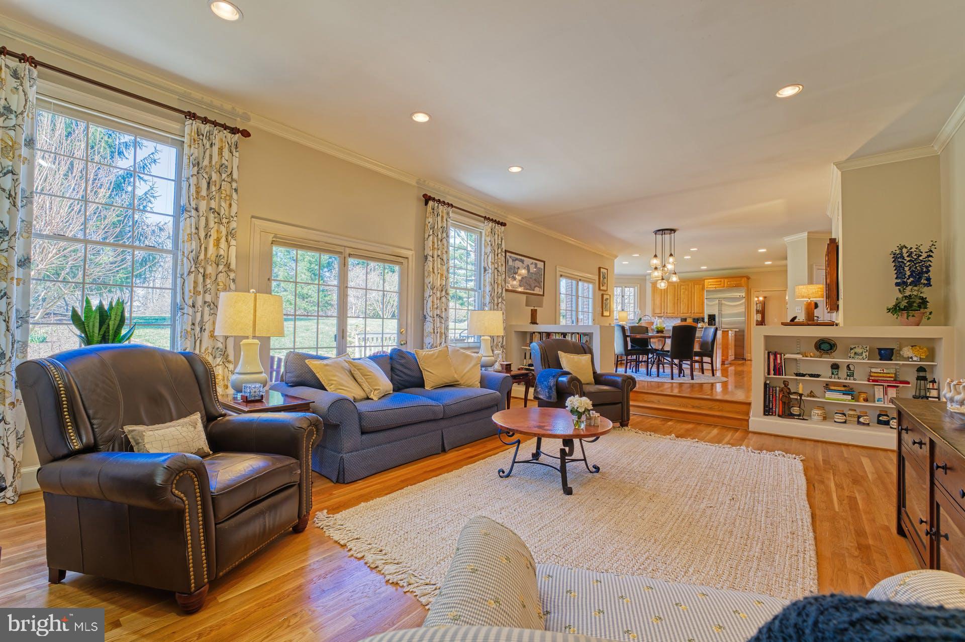 HUNTING HILLS - Residential