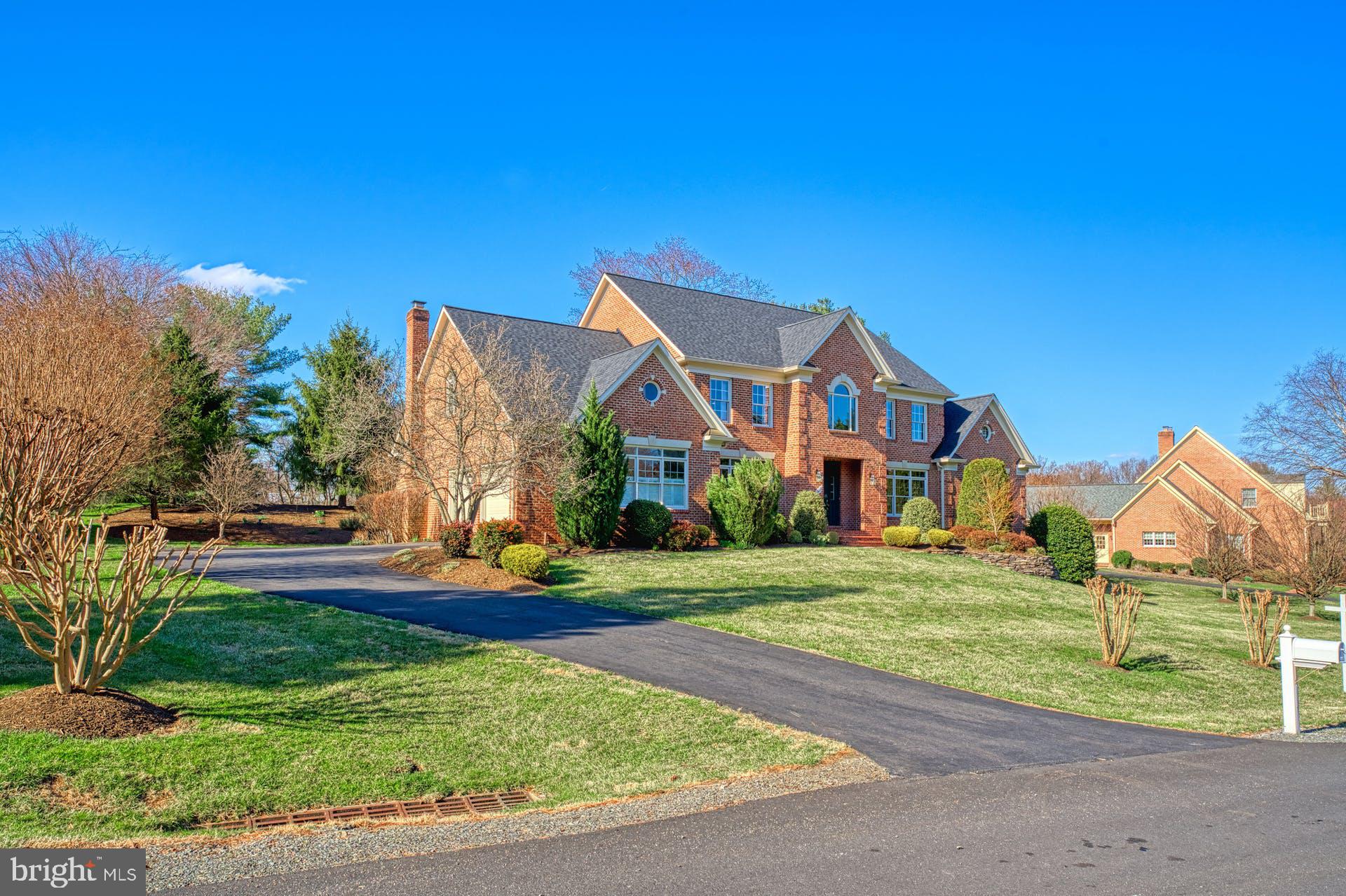 HUNTING HILLS - Residential