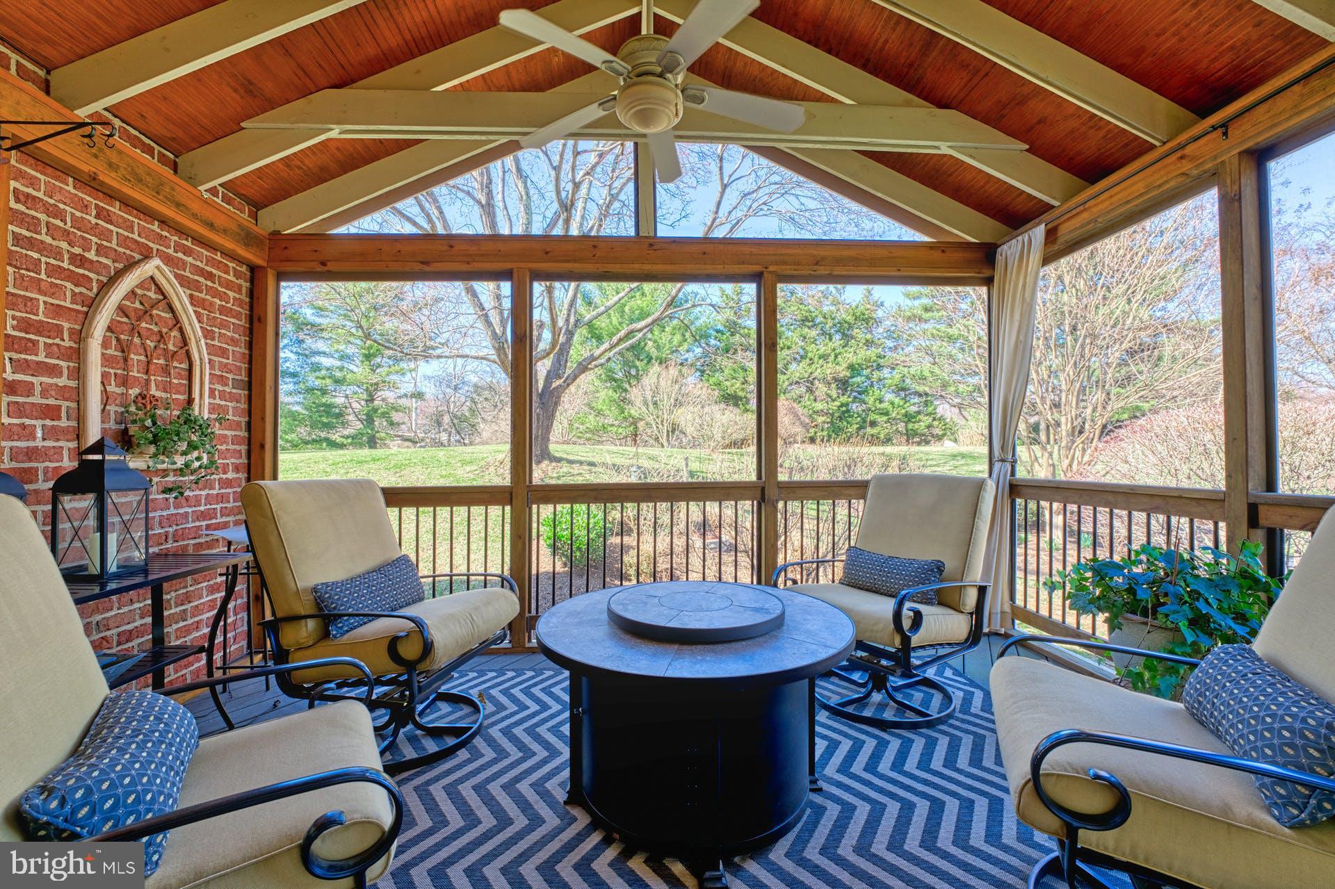 HUNTING HILLS - Residential