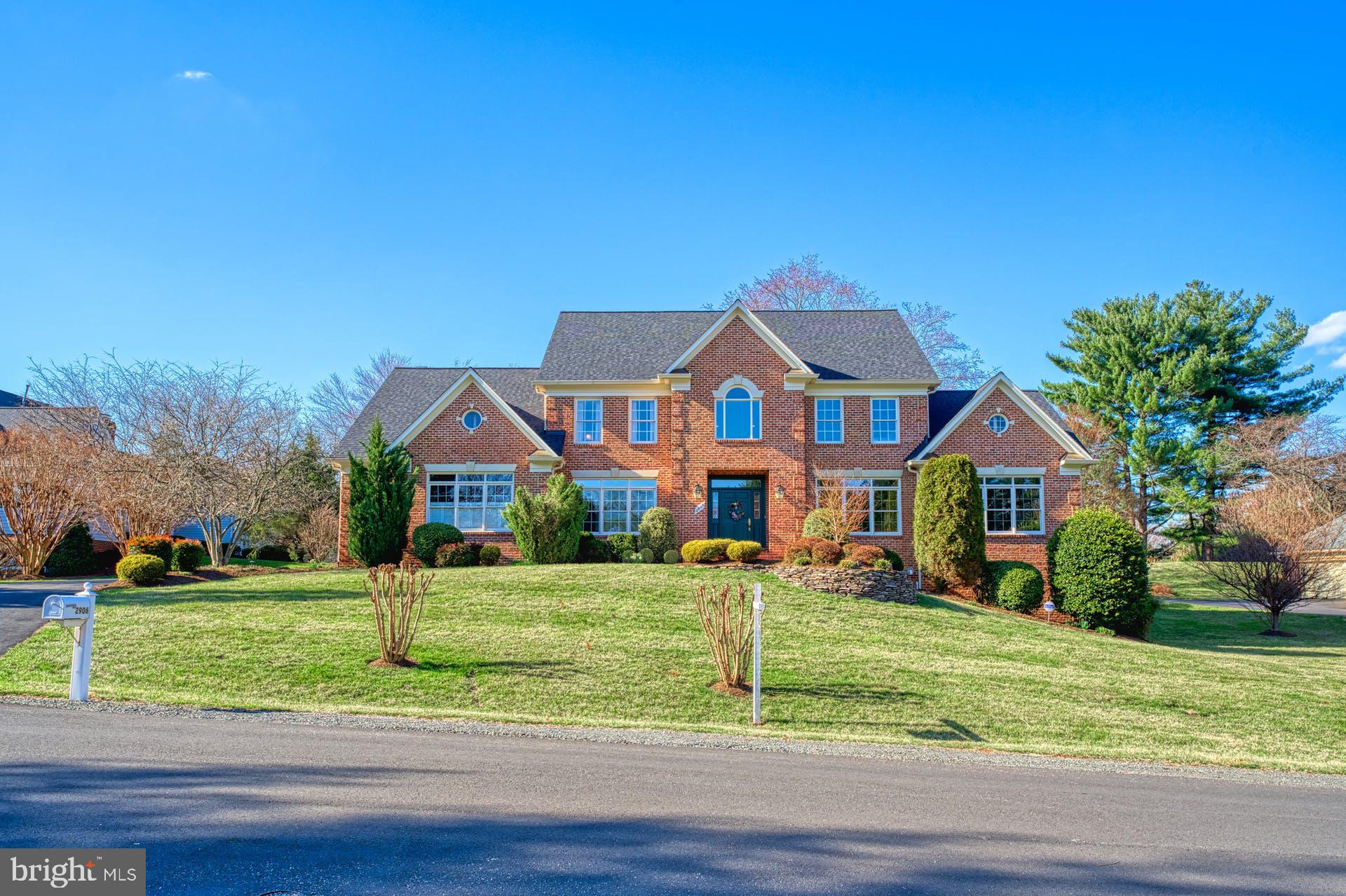 HUNTING HILLS - Residential