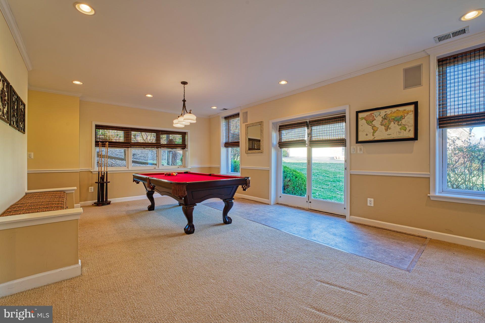 HUNTING HILLS - Residential