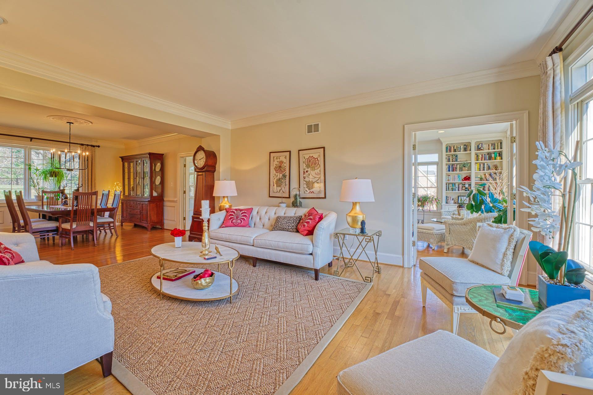 HUNTING HILLS - Residential