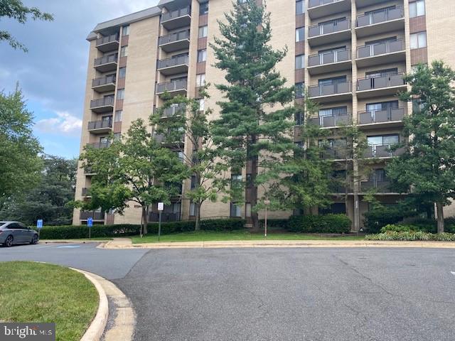 WOODLAKE TOWERS - Residential Lease