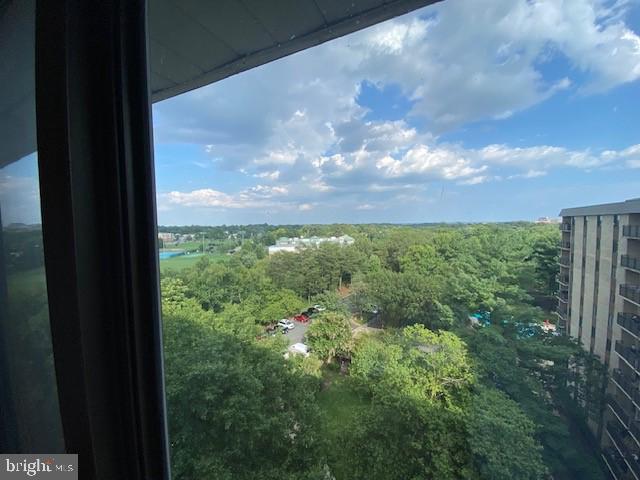 WOODLAKE TOWERS - Residential Lease