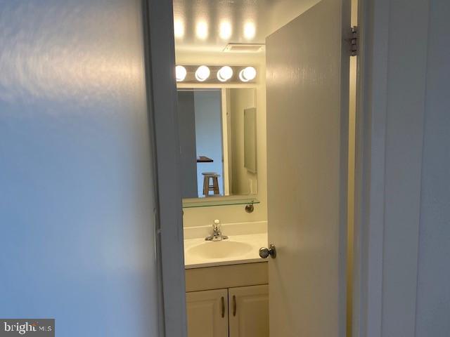 WOODLAKE TOWERS - Residential Lease