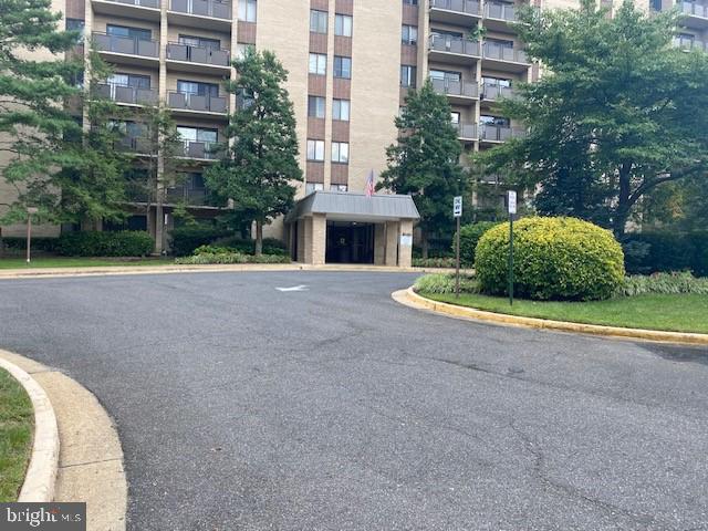 WOODLAKE TOWERS - Residential Lease