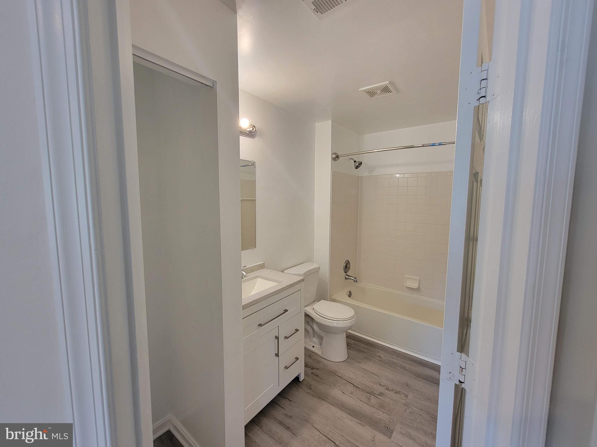 PROSPECT COVE AT LAKESID - Residential