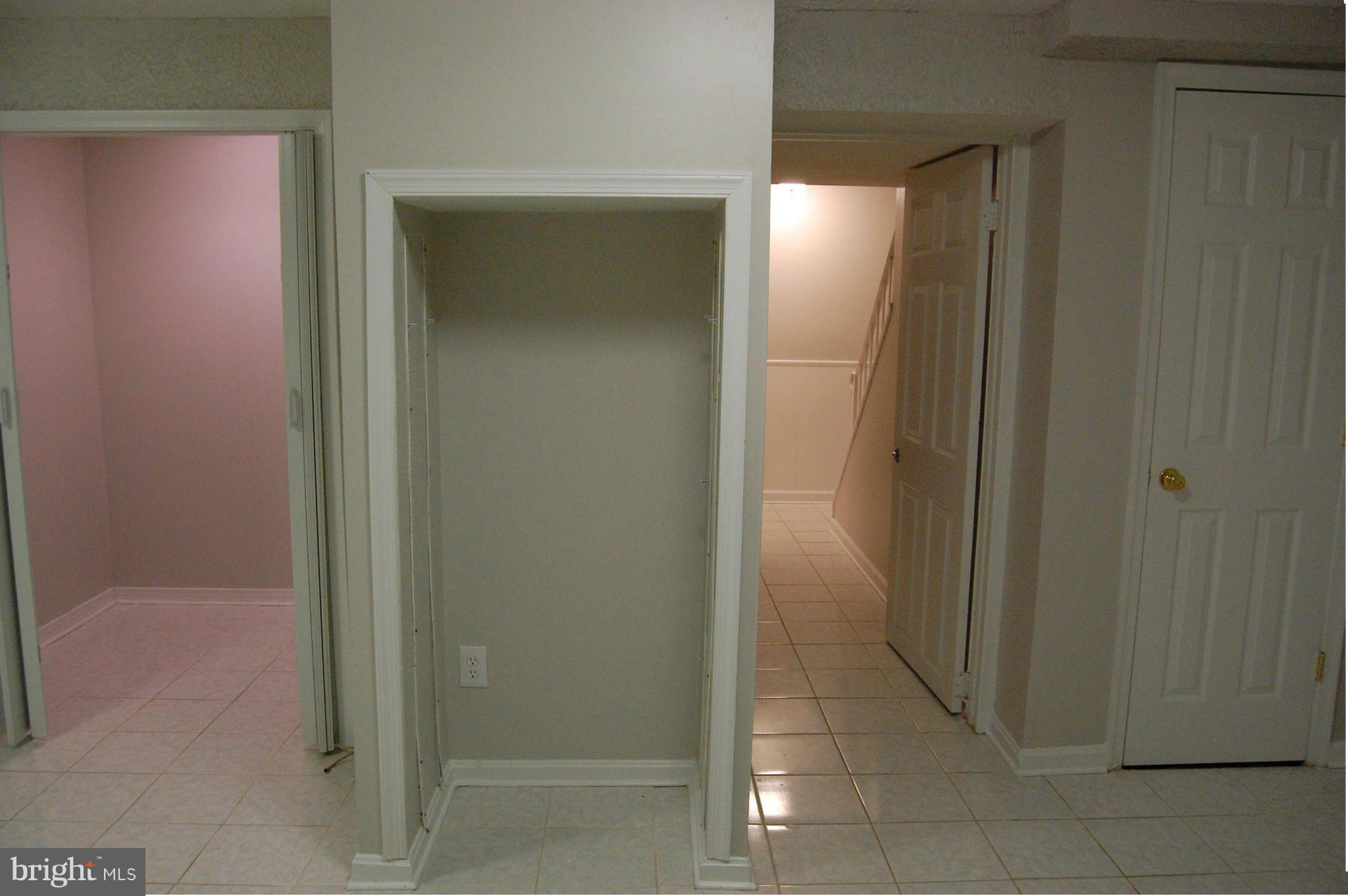 LAKE BRADDOCK - Residential