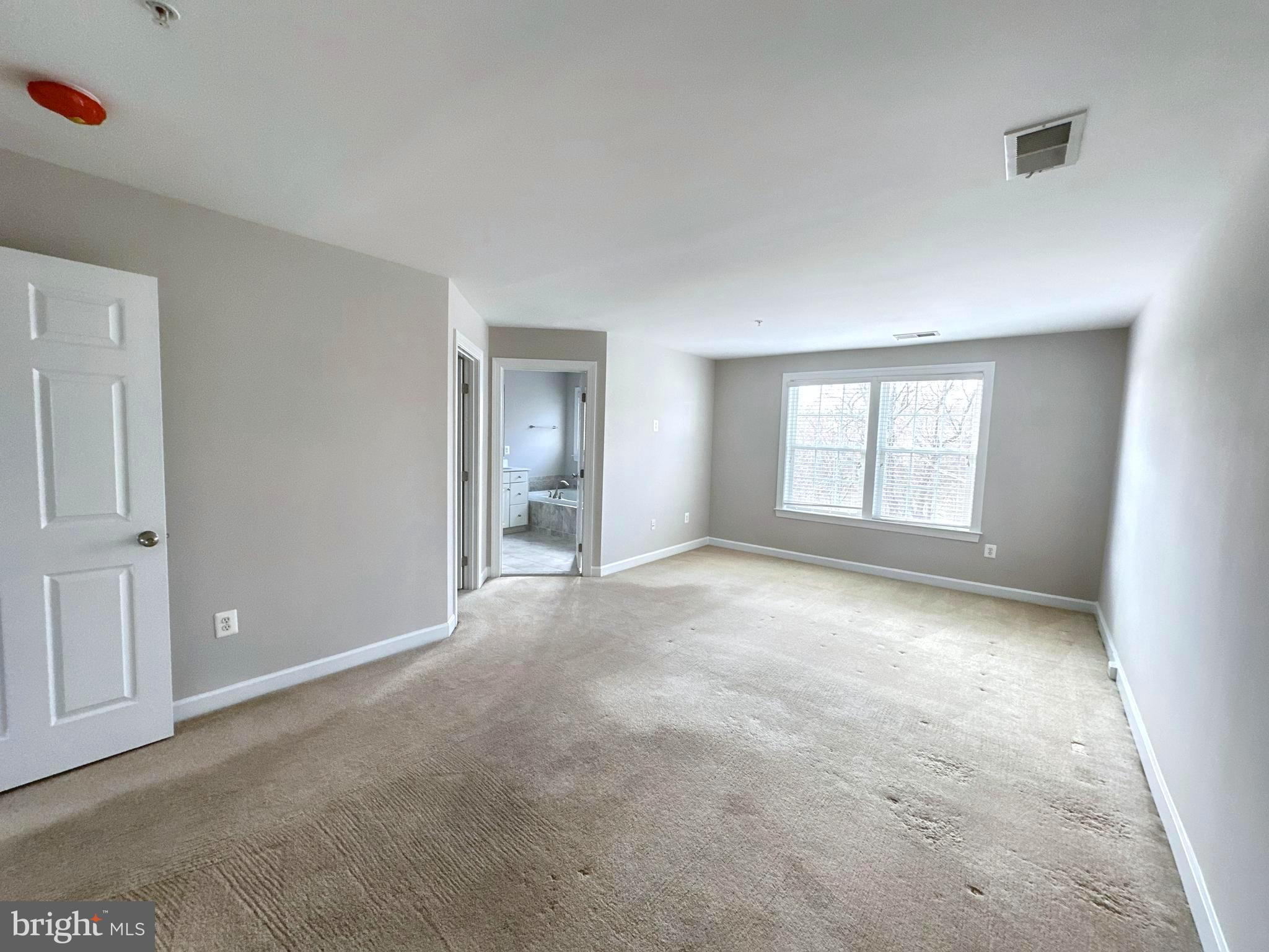 OAK CREEK CLUB - Residential