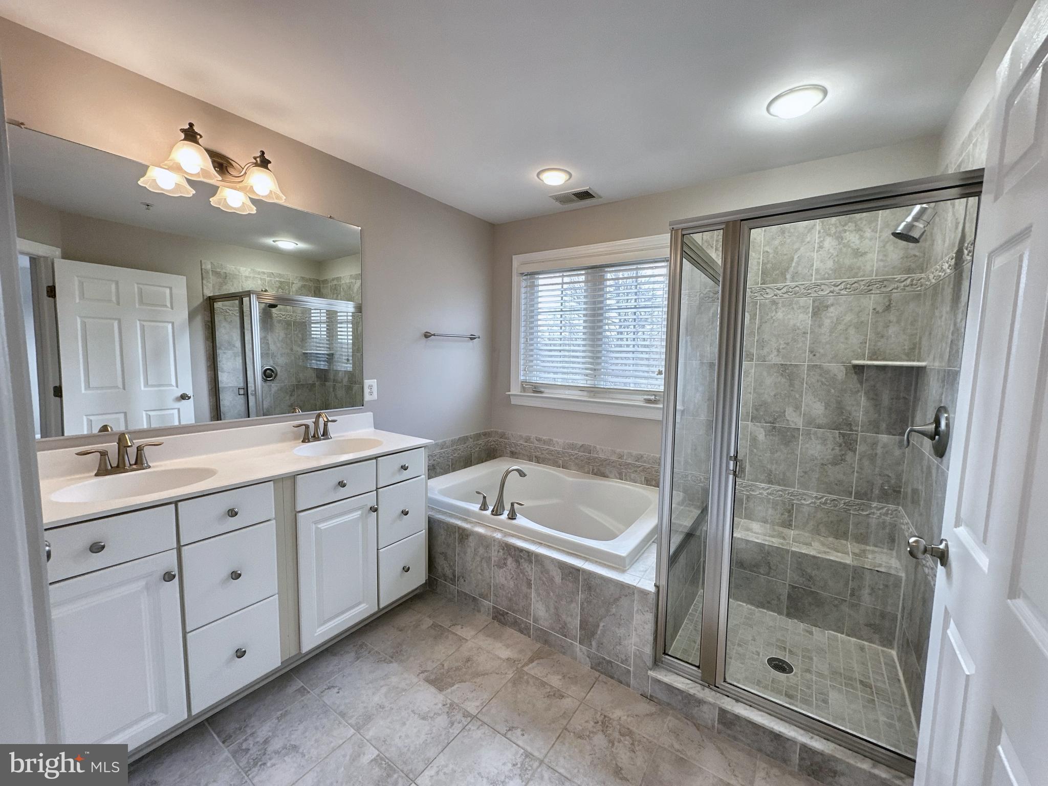 OAK CREEK CLUB - Residential