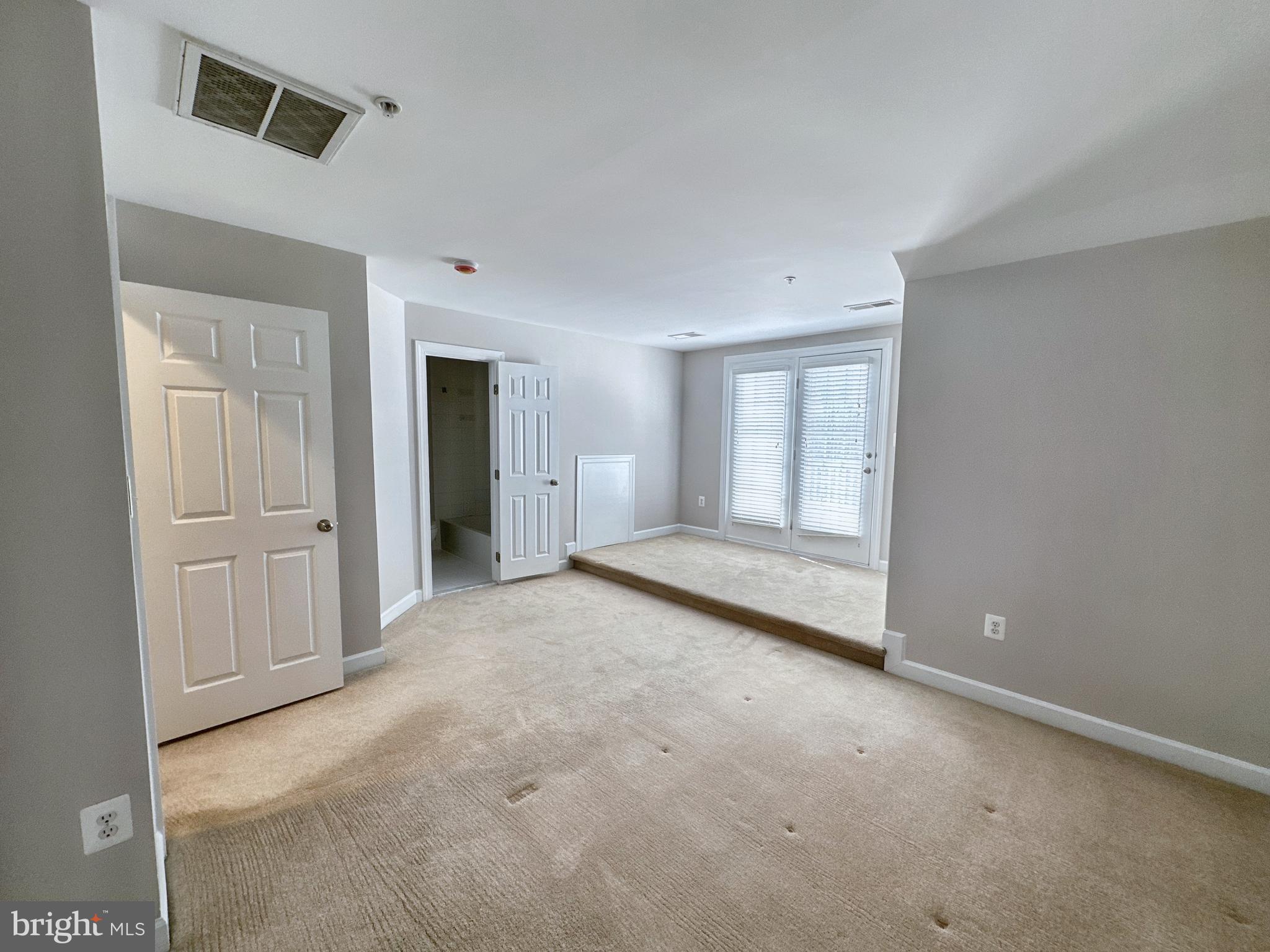 OAK CREEK CLUB - Residential