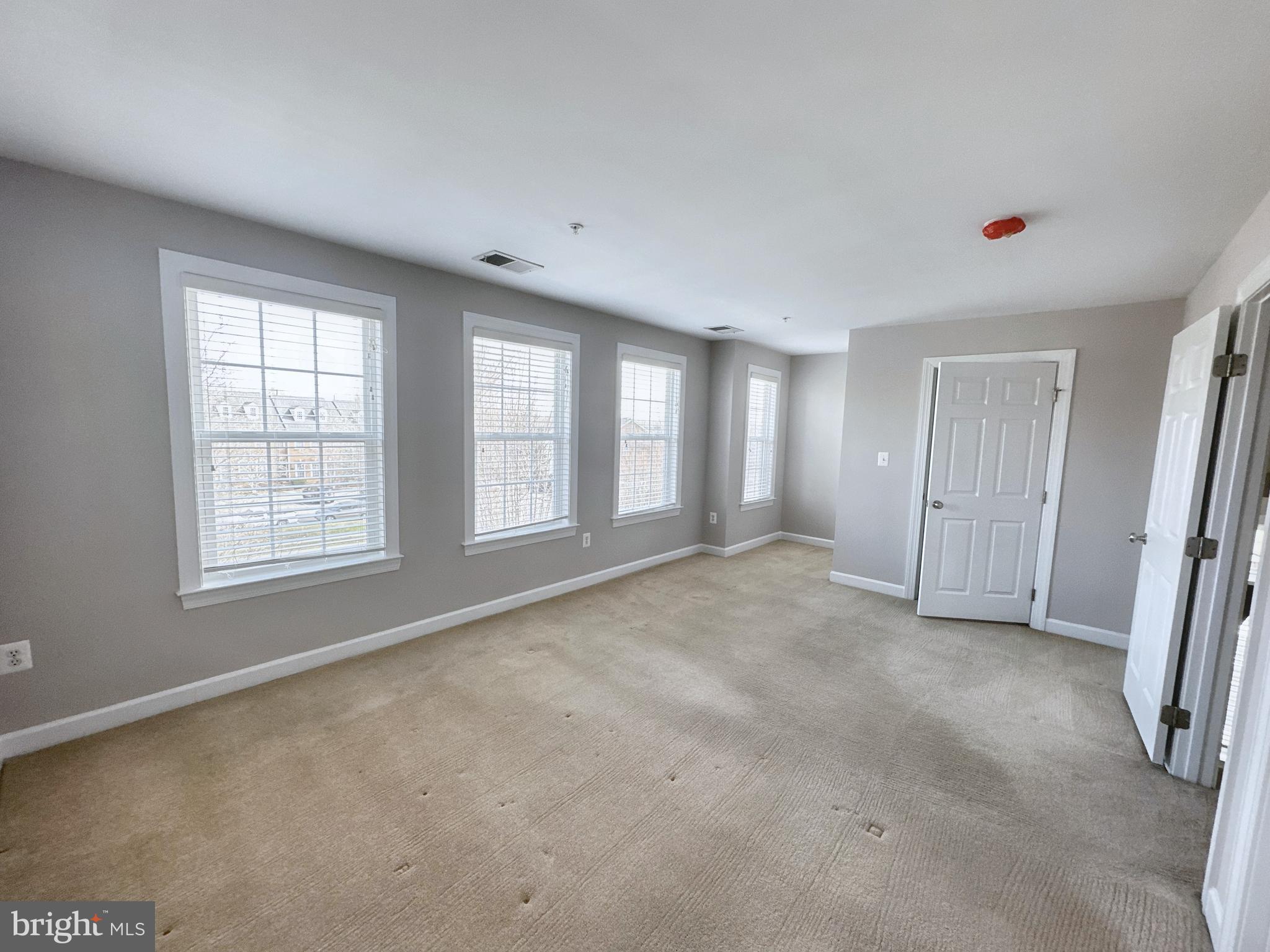 OAK CREEK CLUB - Residential