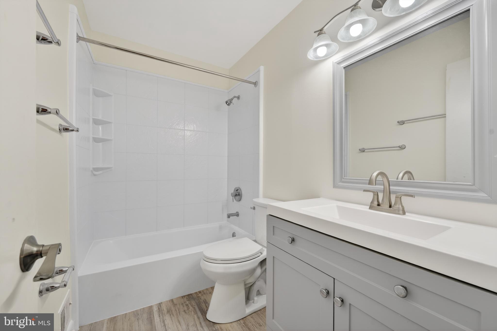 NEWINGTON STATION - Residential