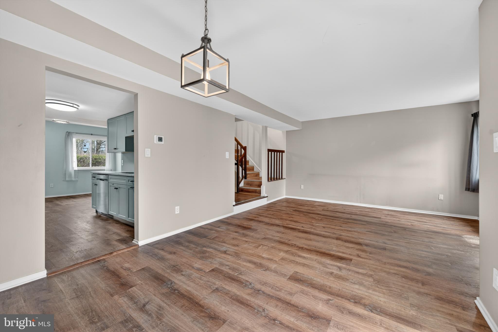 NEWINGTON STATION - Residential