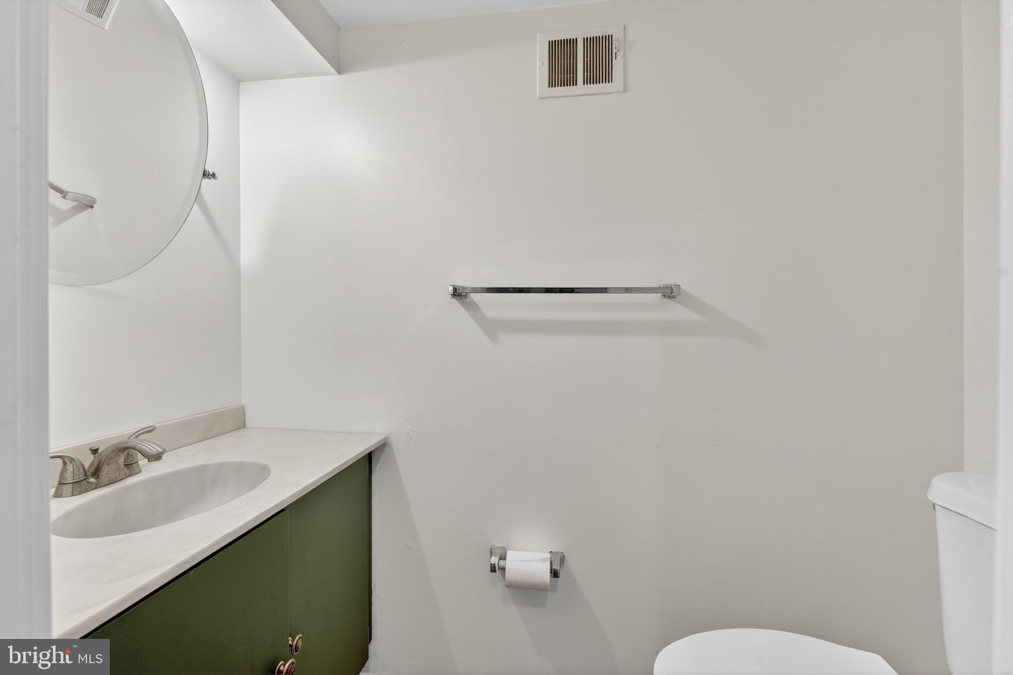 NEWINGTON STATION - Residential