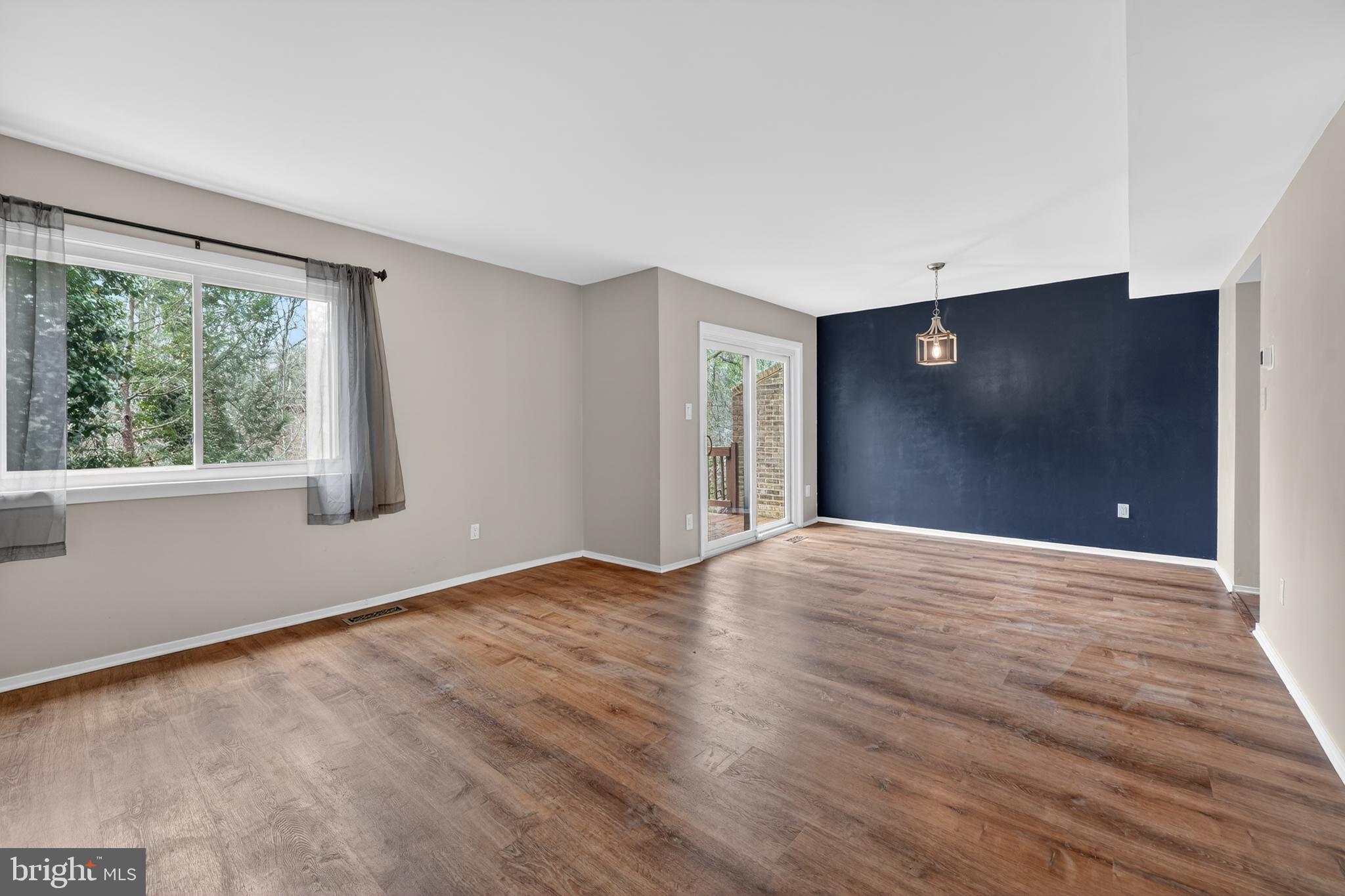 NEWINGTON STATION - Residential