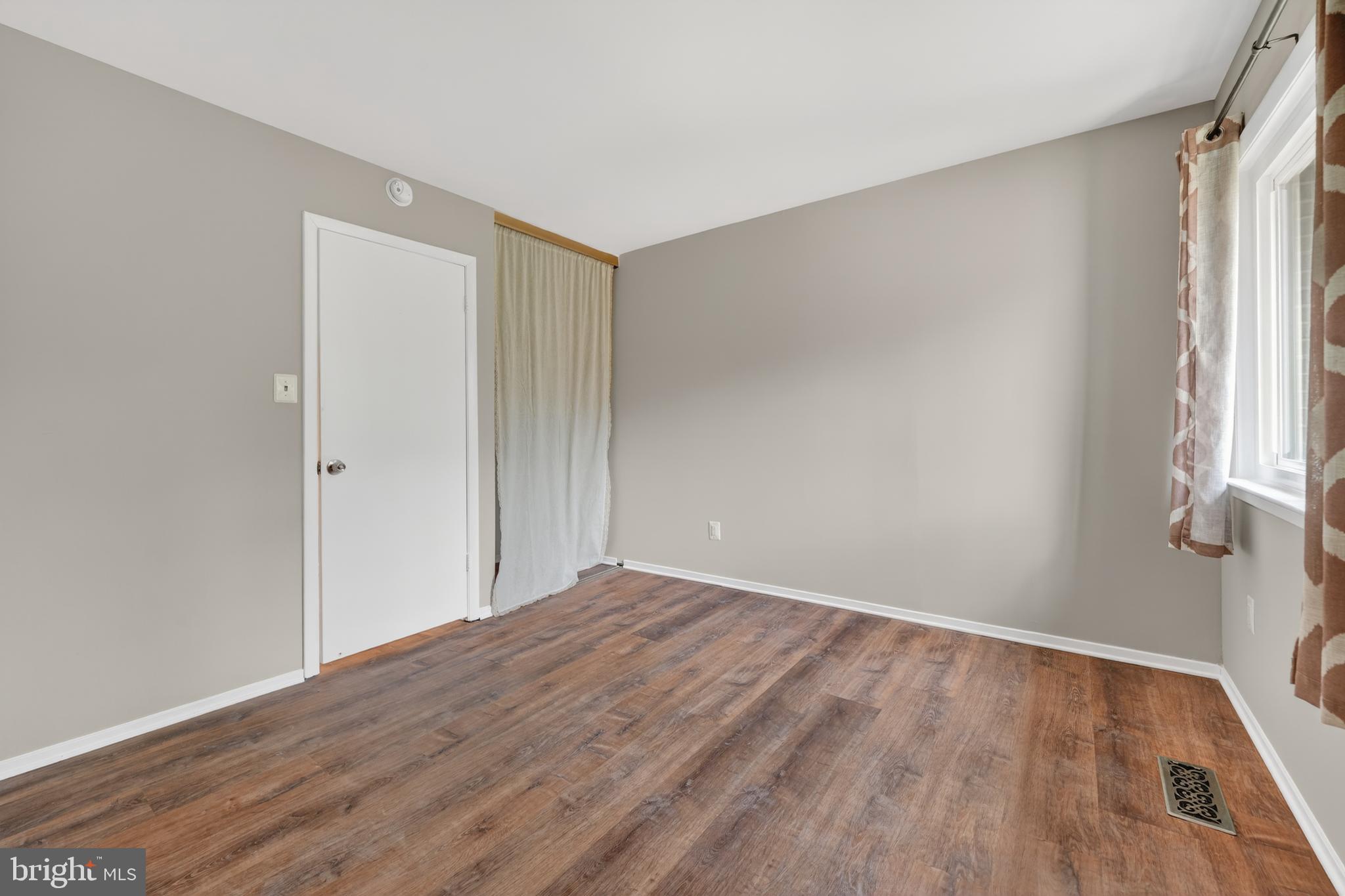 NEWINGTON STATION - Residential